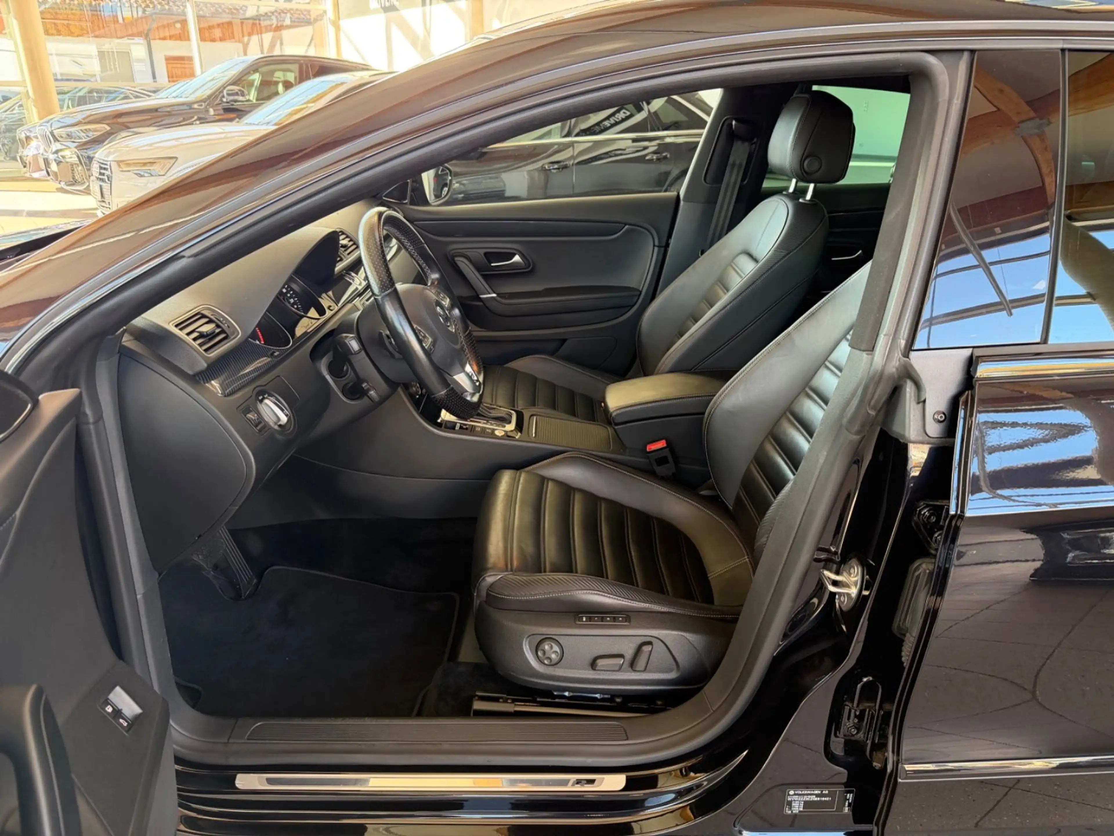 Volkswagen CC Dynamic Black R-Line 2.0TDI DSG DYNAUDIO — photo 14