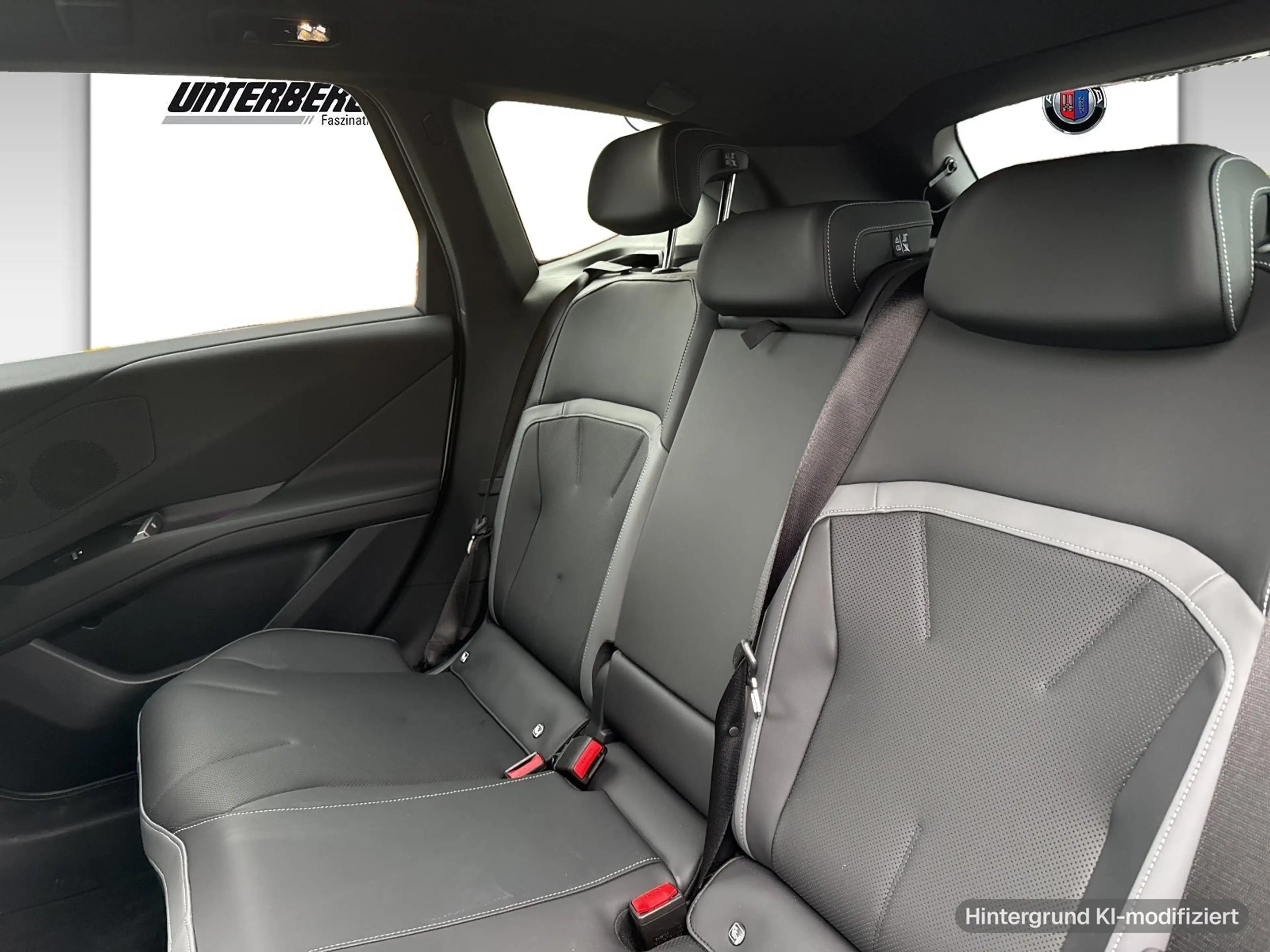 BMW iX3 50 xDrive — photo 8
