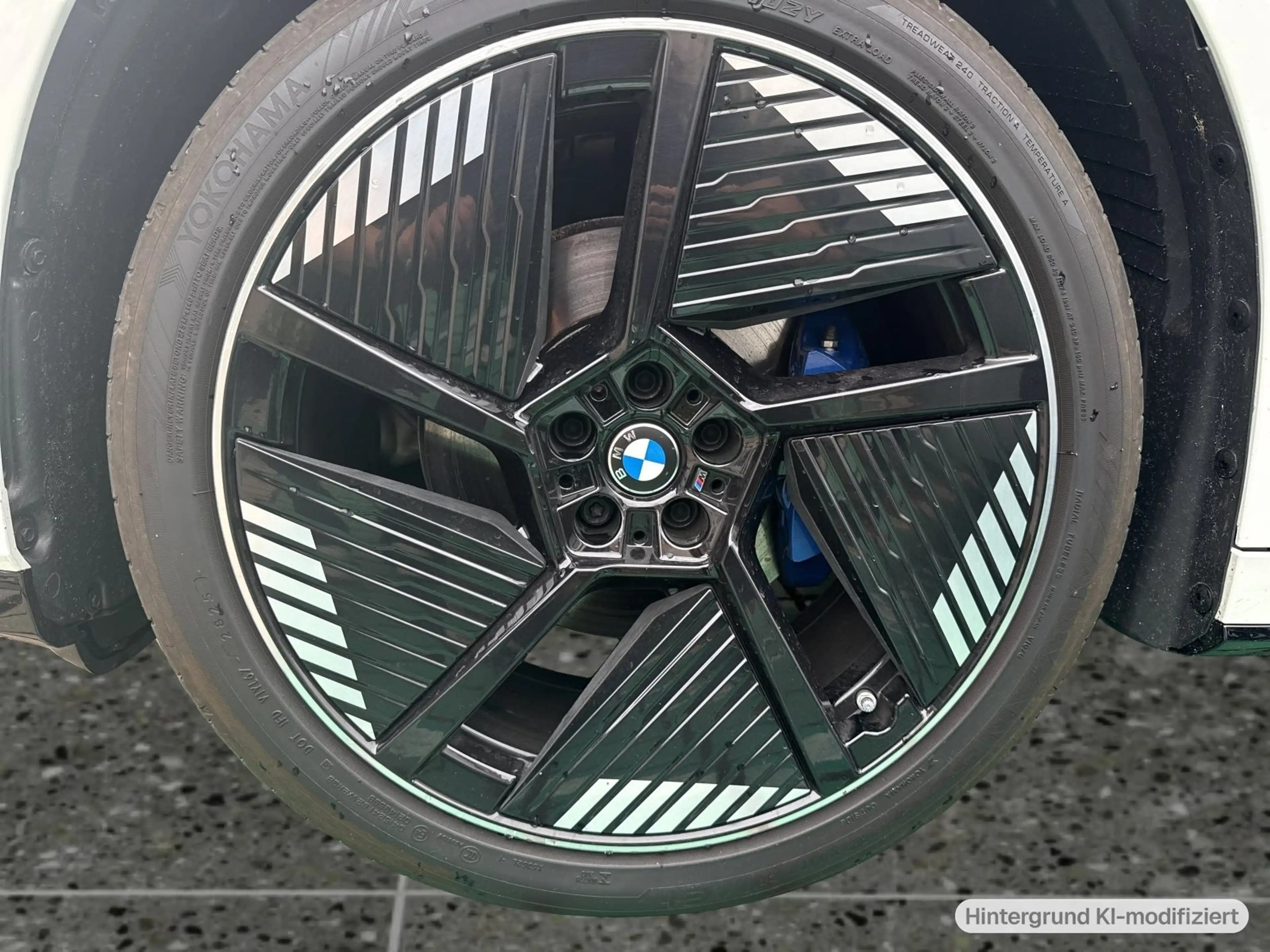 BMW iX3 50 xDrive — photo 5