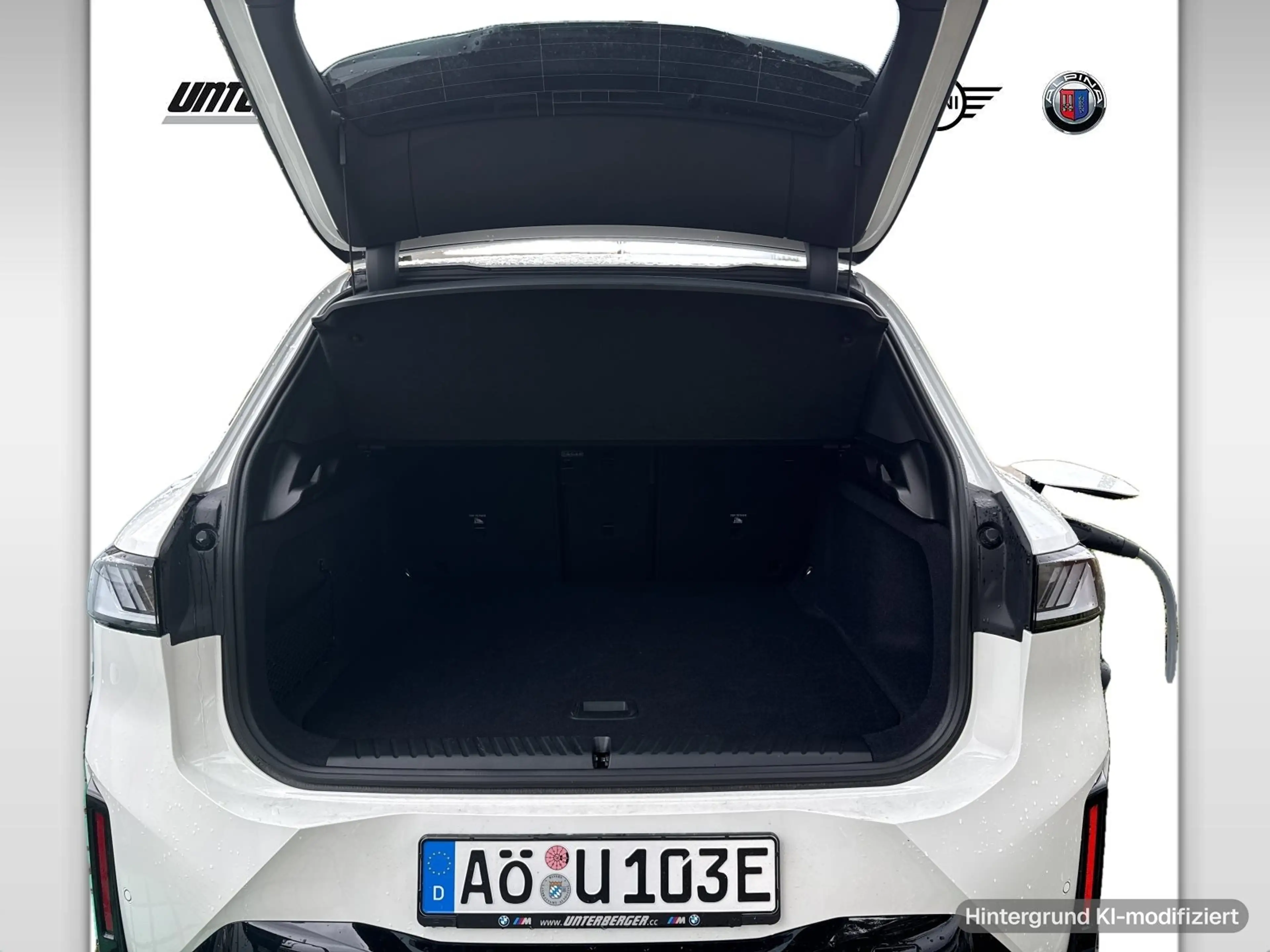 BMW iX3 50 xDrive — photo 12