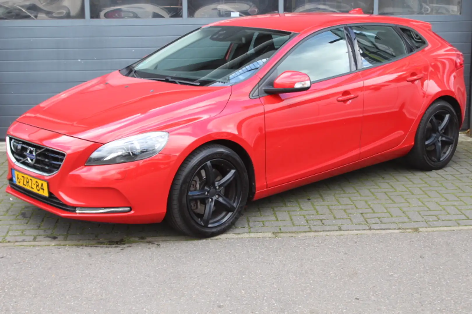 Volvo V40 2.0 D4 Summum Business Adaptive Cruise, Camera, PD Rood - 1