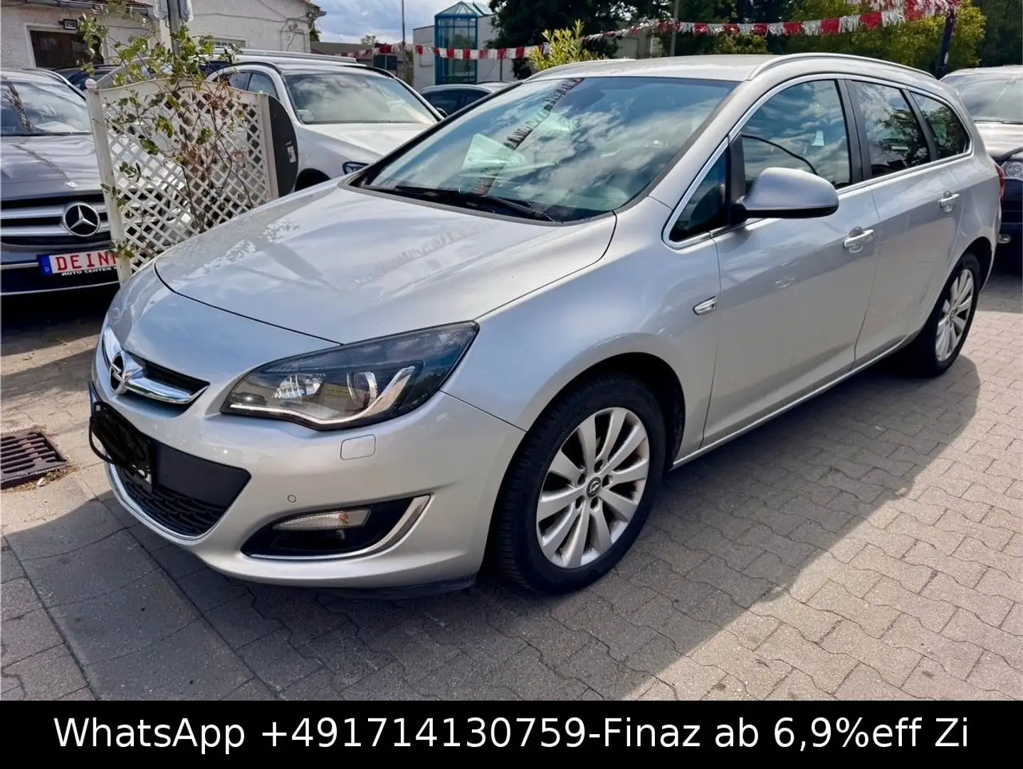 Opel Astra J Sports Tourer Exklusiv-AUT-KLIM-SHZG-AHK Silber - 1
