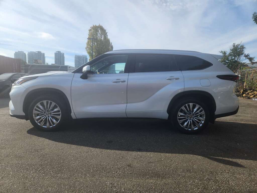 2026 Toyota Highlander PLATINUM All-wheel Drive — снимка 1