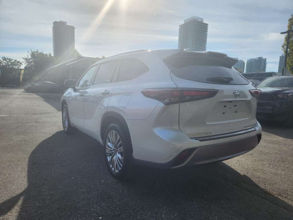 2026 Toyota Highlander PLATINUM All-wheel Drive — снимка 1