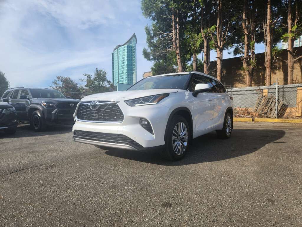 2026 Toyota Highlander PLATINUM All-wheel Drive — снимка 1