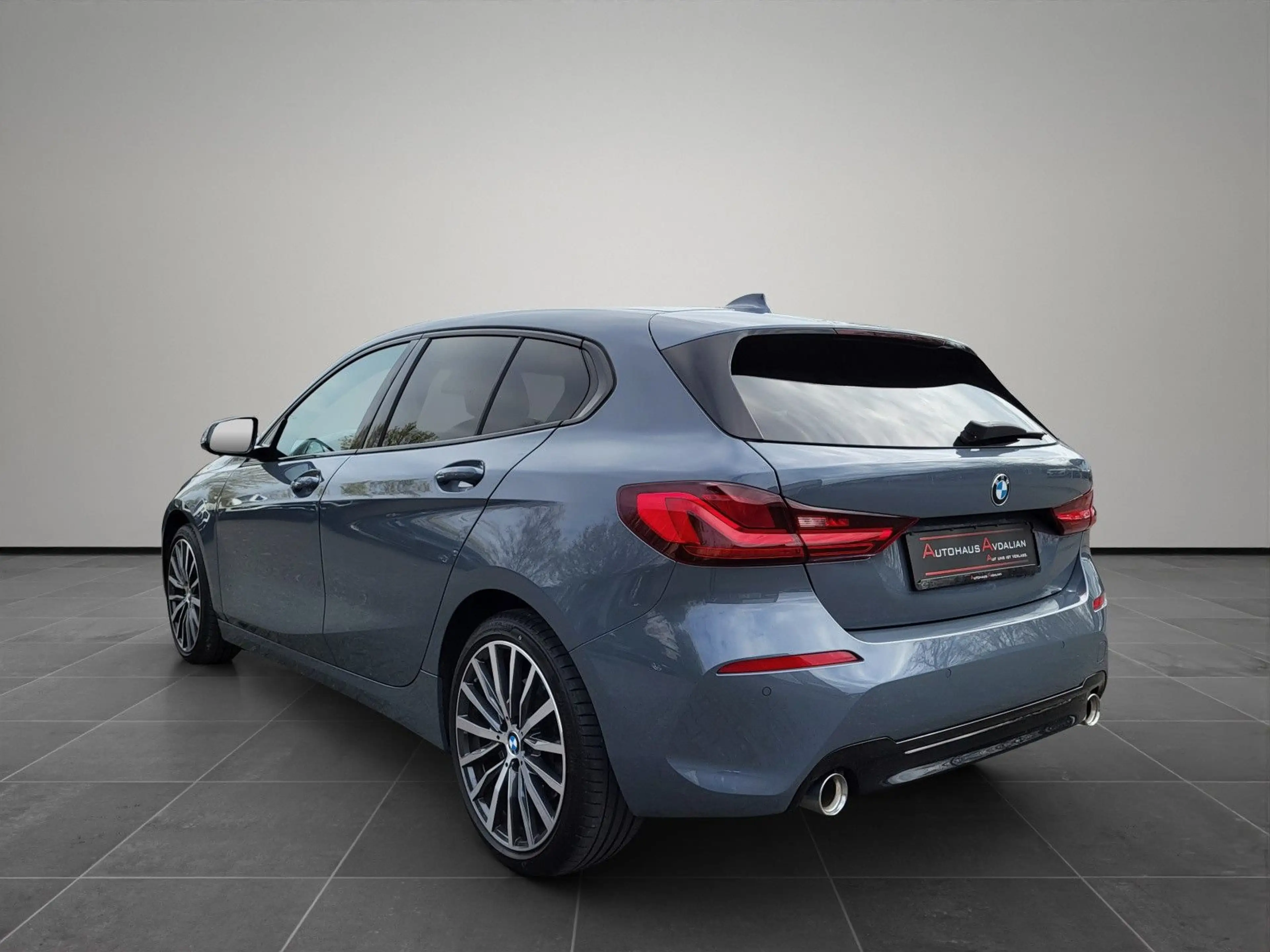 BMW 120 d Limousine Sport Line SHADOW-LINE|LED|18" — photo 3