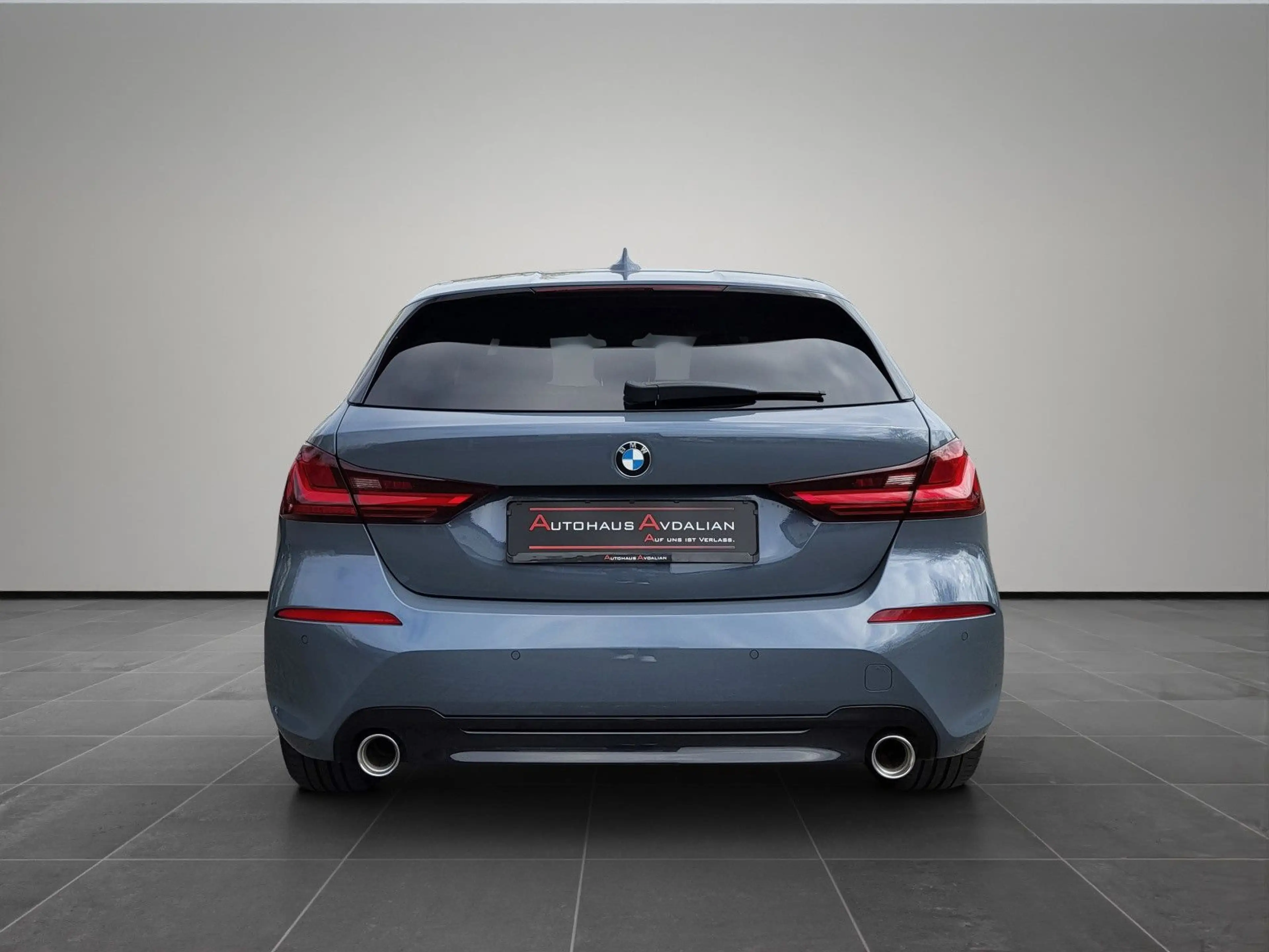 BMW 120 d Limousine Sport Line SHADOW-LINE|LED|18" — photo 4