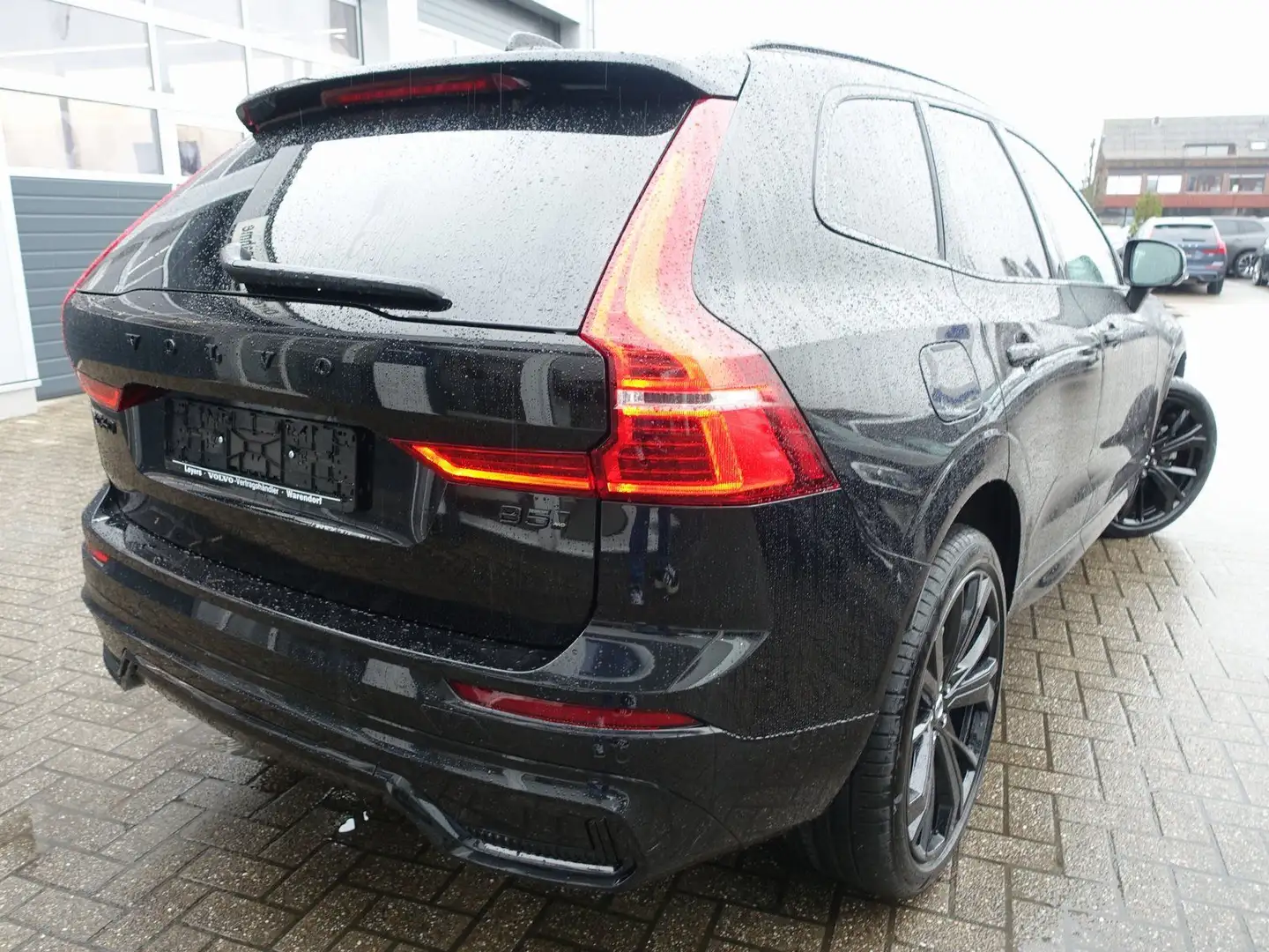 Volvo XC60 Black Edition Ultra B5 AWD/Massage/B&W/AHK Noir - 2