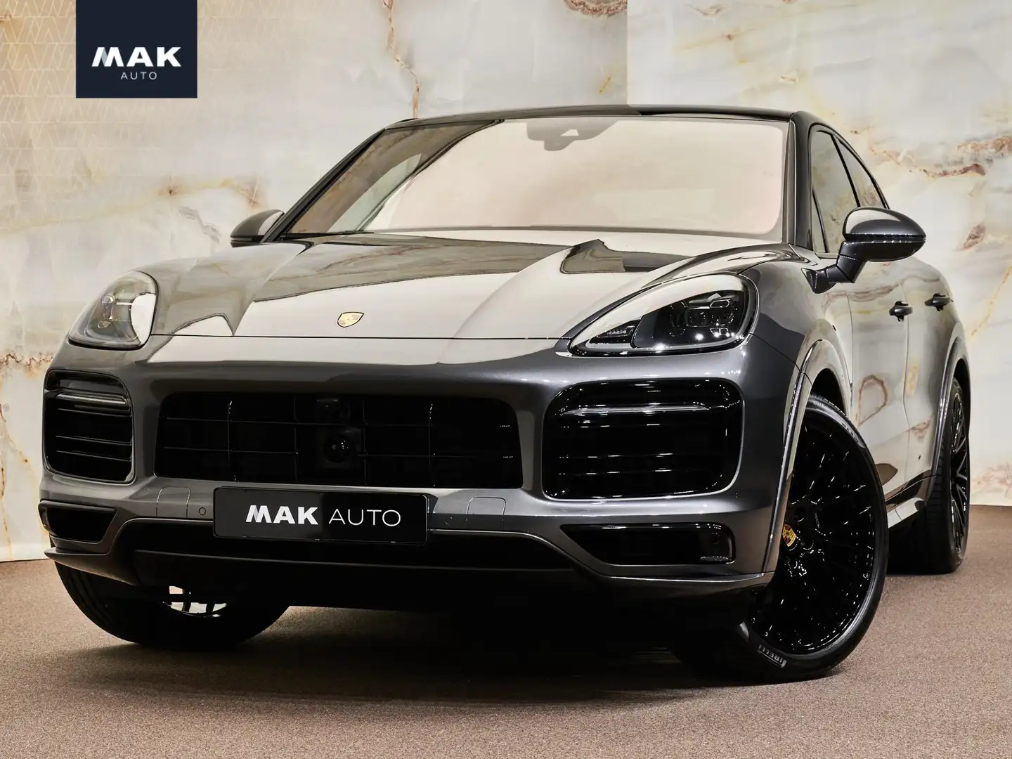 Porsche Cayenne Coupé 3.0 E-Hybrid, SportDesign, Burmester, PDLS, Grijs - 1