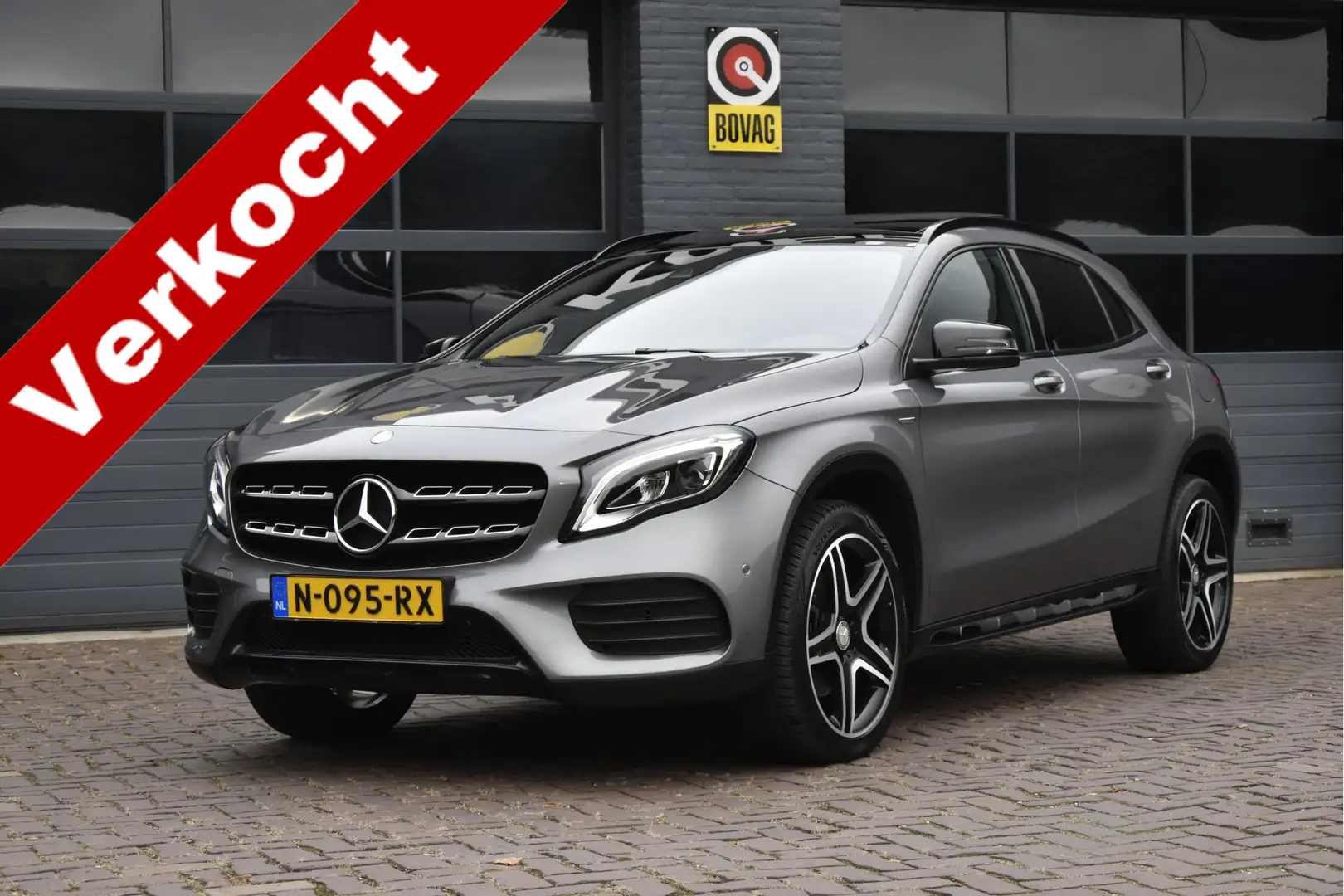 Mercedes-Benz GLA 250 4Matic White Art Edition Grigio - 1