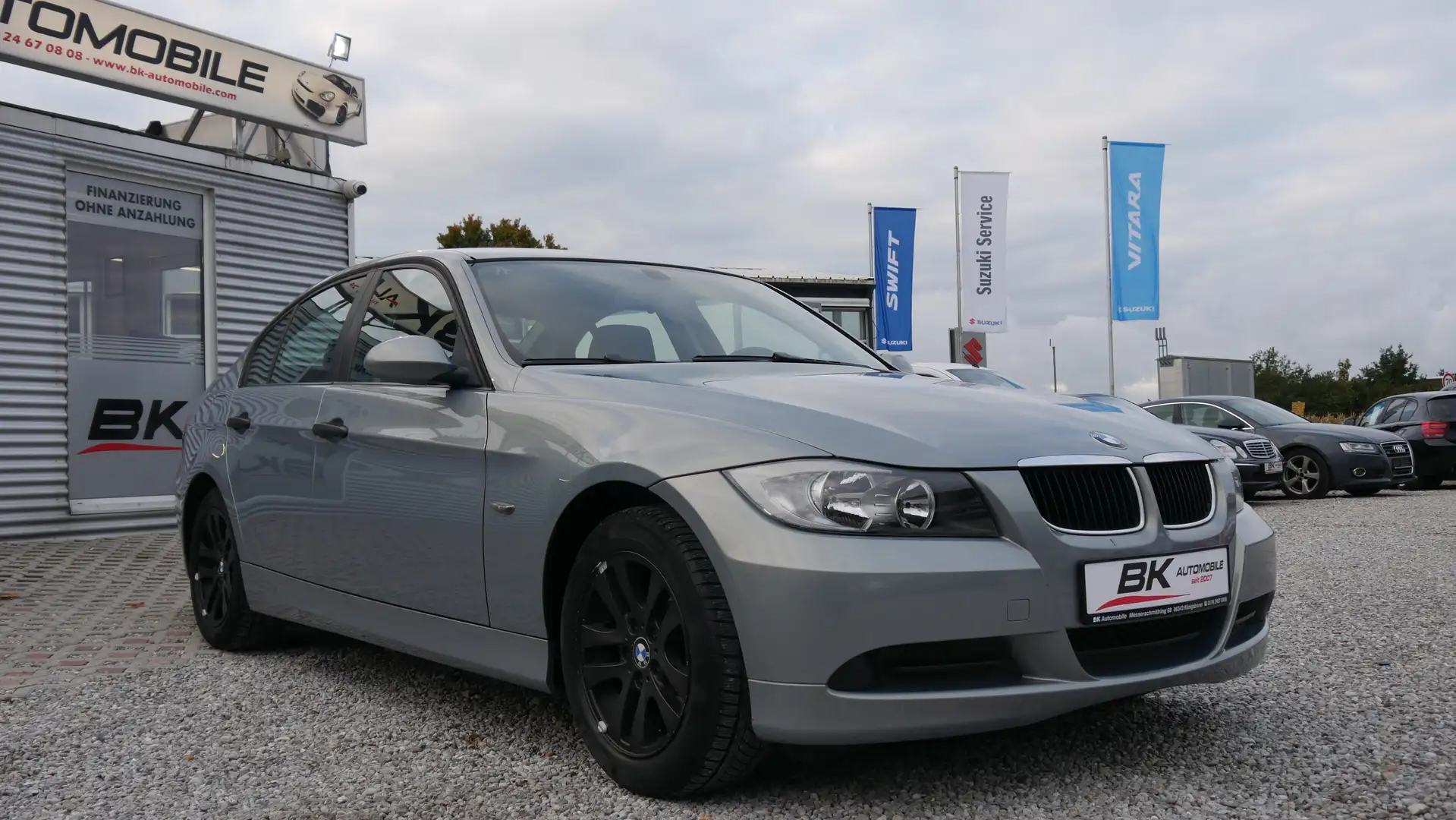 BMW 318 i Steuerkette Neu Sitzheiz Klima Rückfahrkamera Grigio - 1