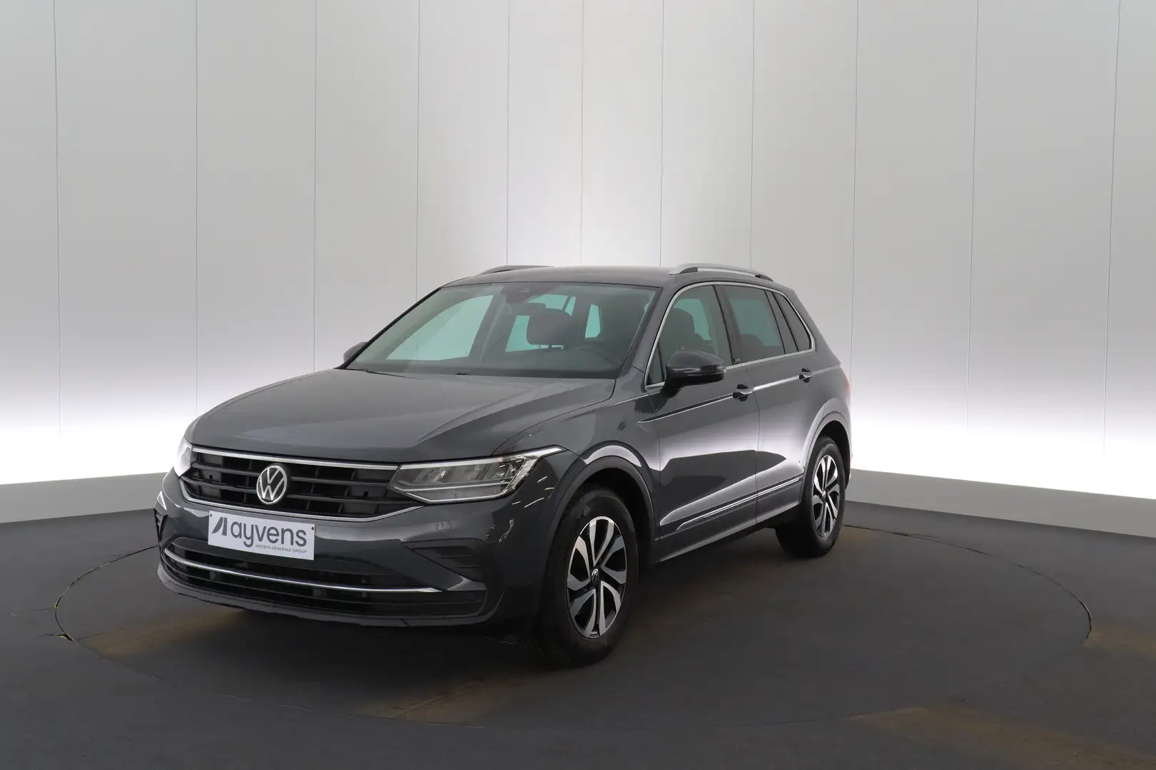 Volkswagen Tiguan 1.5 TSI Active DSG LED GPS CAM Carplay Verw. Zetel Gris - 1