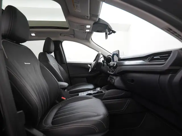 Ford Kuga view 3