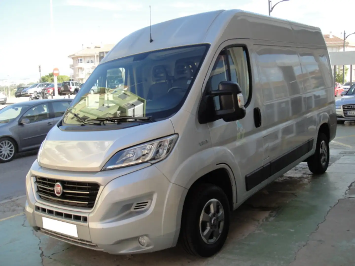 Fiat Ducato Fg. 35 3.0 Natural Power Largo T.A. Gris - 2