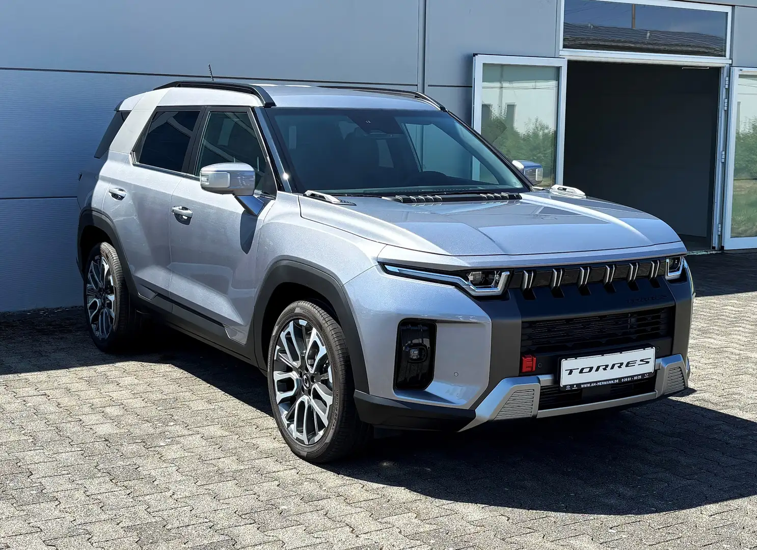 SsangYong Torres 1.5 SAPPHIRE 4WD AT LEDER NAVI KAMERA TEMPOMAT 20' Argent - 1