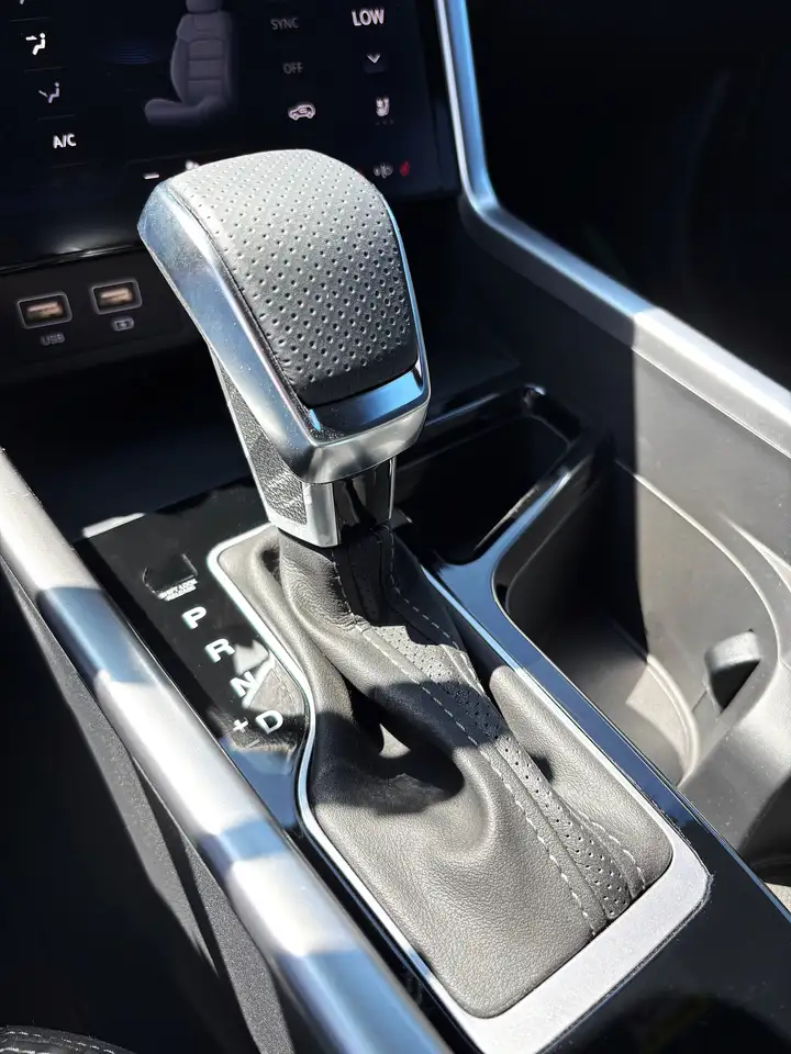 SsangYong Torres 1.5 SAPPHIRE 4WD AT LEDER NAVI KAMERA TEMPOMAT 20' 16