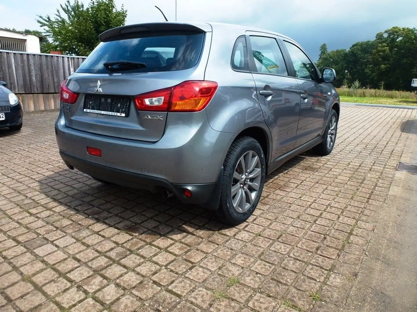 Mitsubishi ASX Basis 2WD Top Zustand !!! Grau - 2