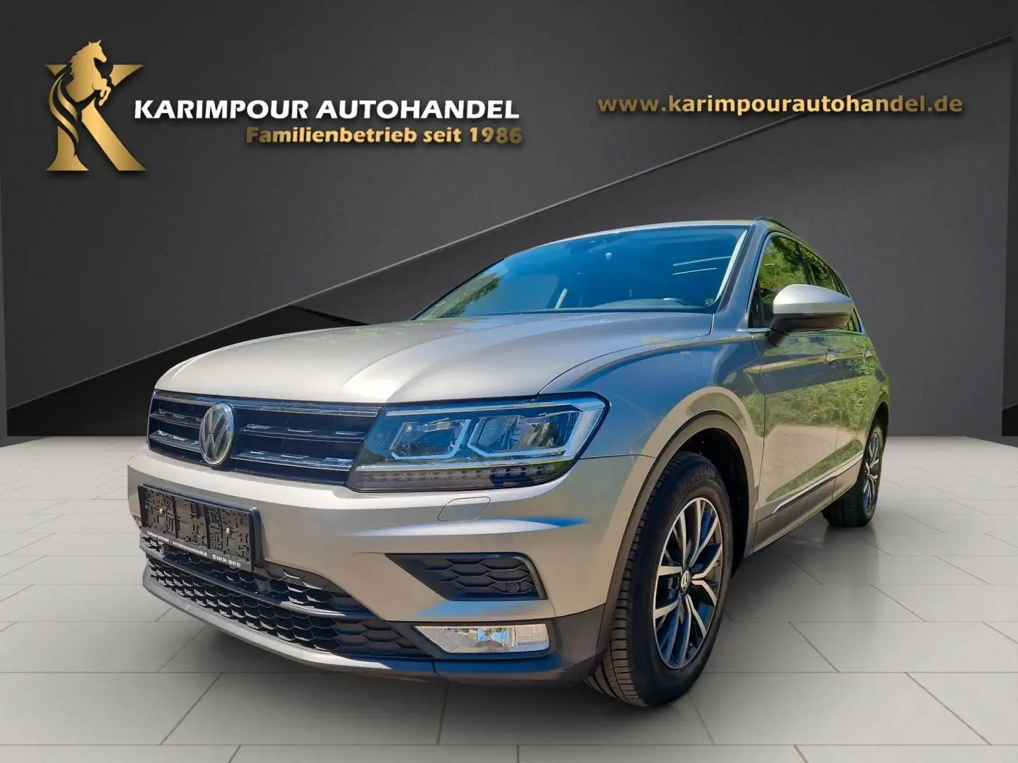 Volkswagen Tiguan Comfortline *LaneAss.*Nav*Pano*1HD*LED* Argent - 1