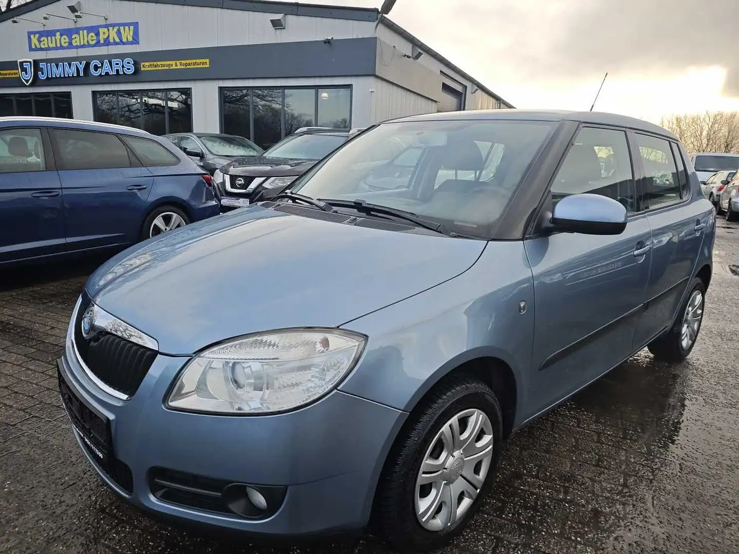 Skoda Fabia II Fließheck 1.2 HTP Ambiente Blau - 1