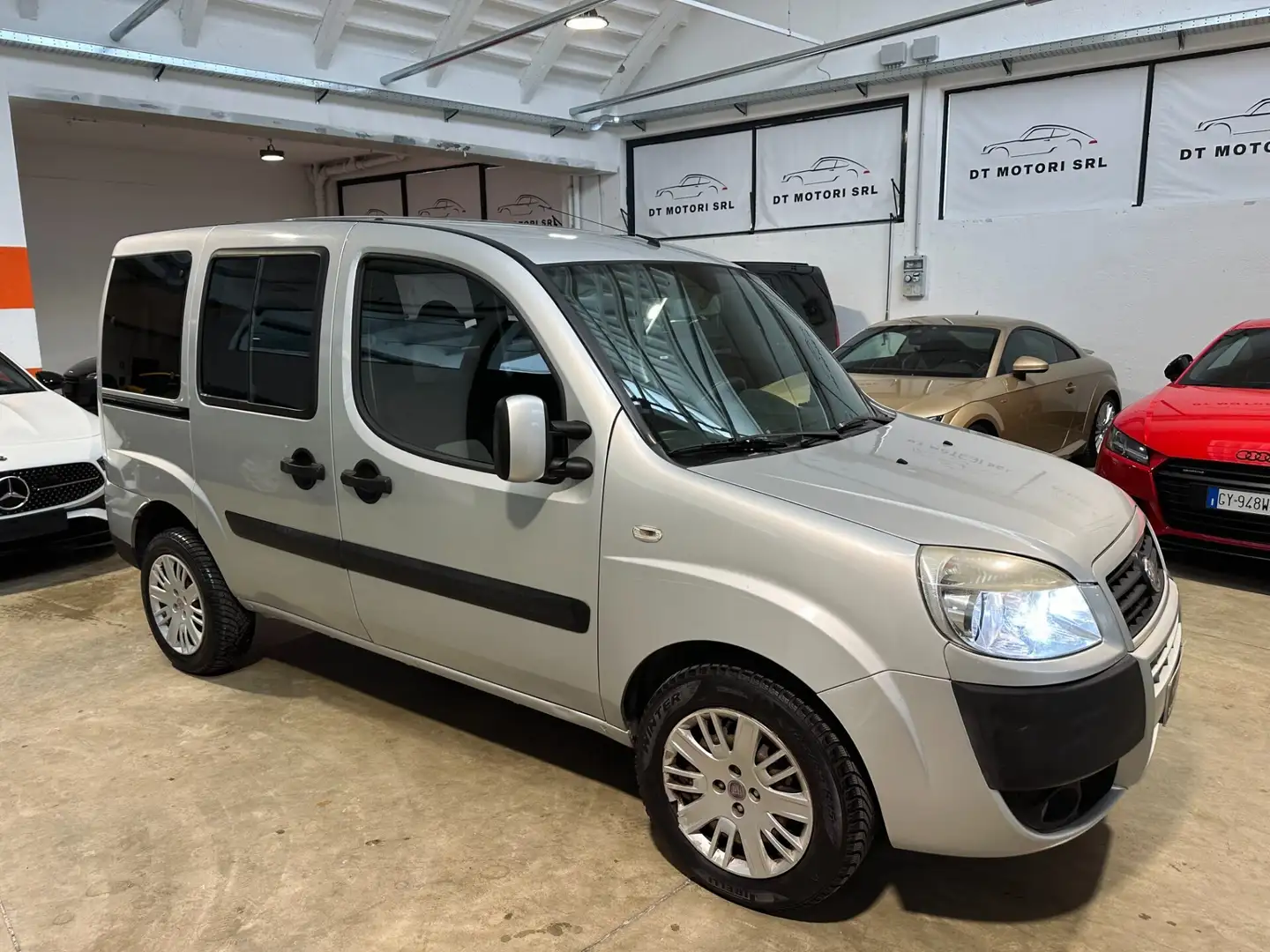 Fiat Doblo Doblò 1.4 Dynamic Gris - 1