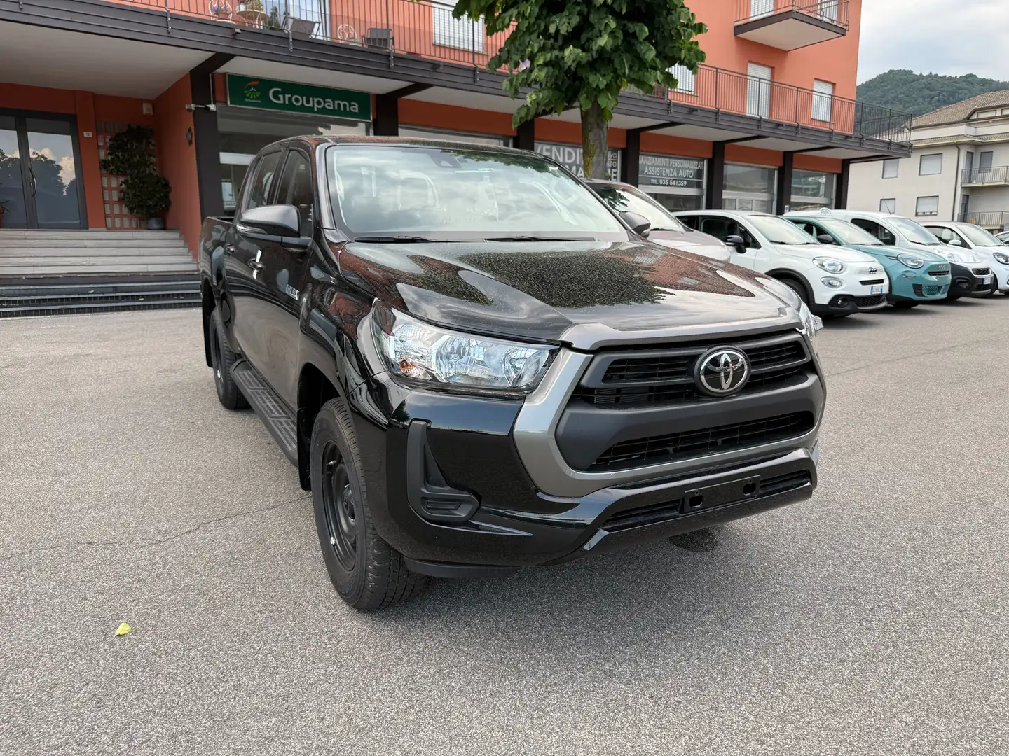 Toyota Hilux Hilux 2.4 d-4d 150Cv double cab Comfort auto Nero - 2