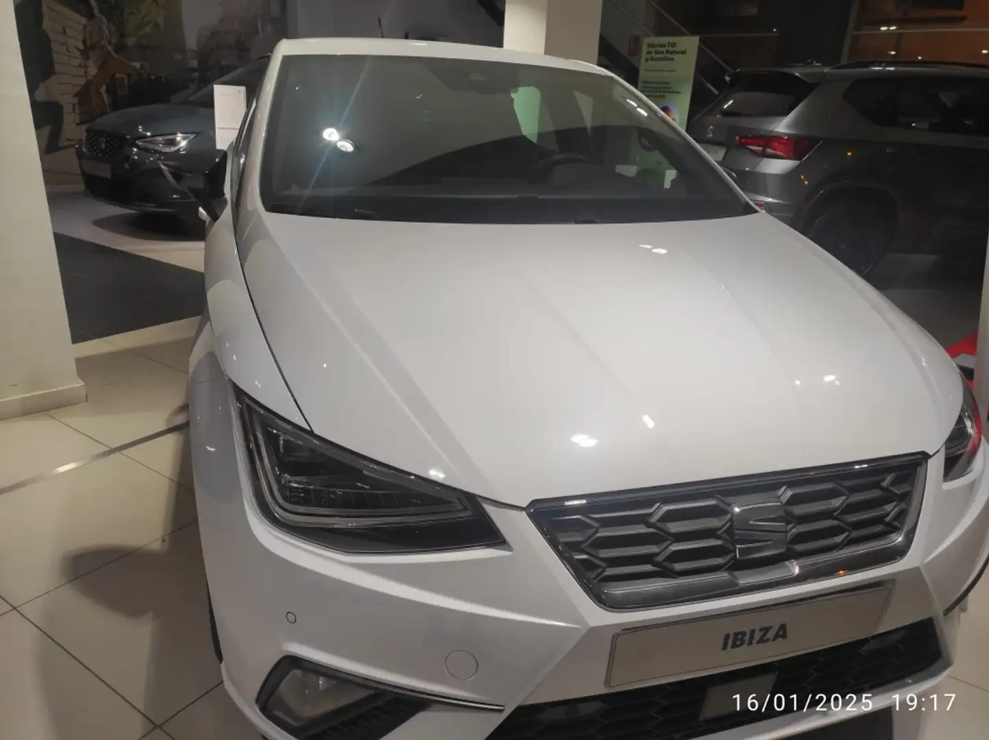SEAT Ibiza 1.0 TSI S&S FR Salta 115 Wit - 1