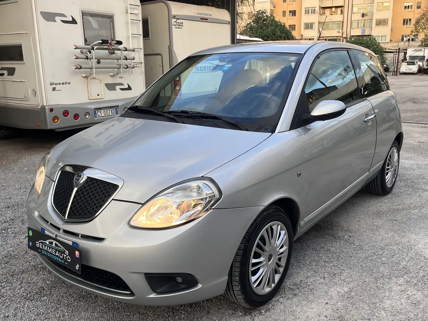 Lancia Ypsilon 1.2 Argento 80.000KM NUOVISSIMA - 1