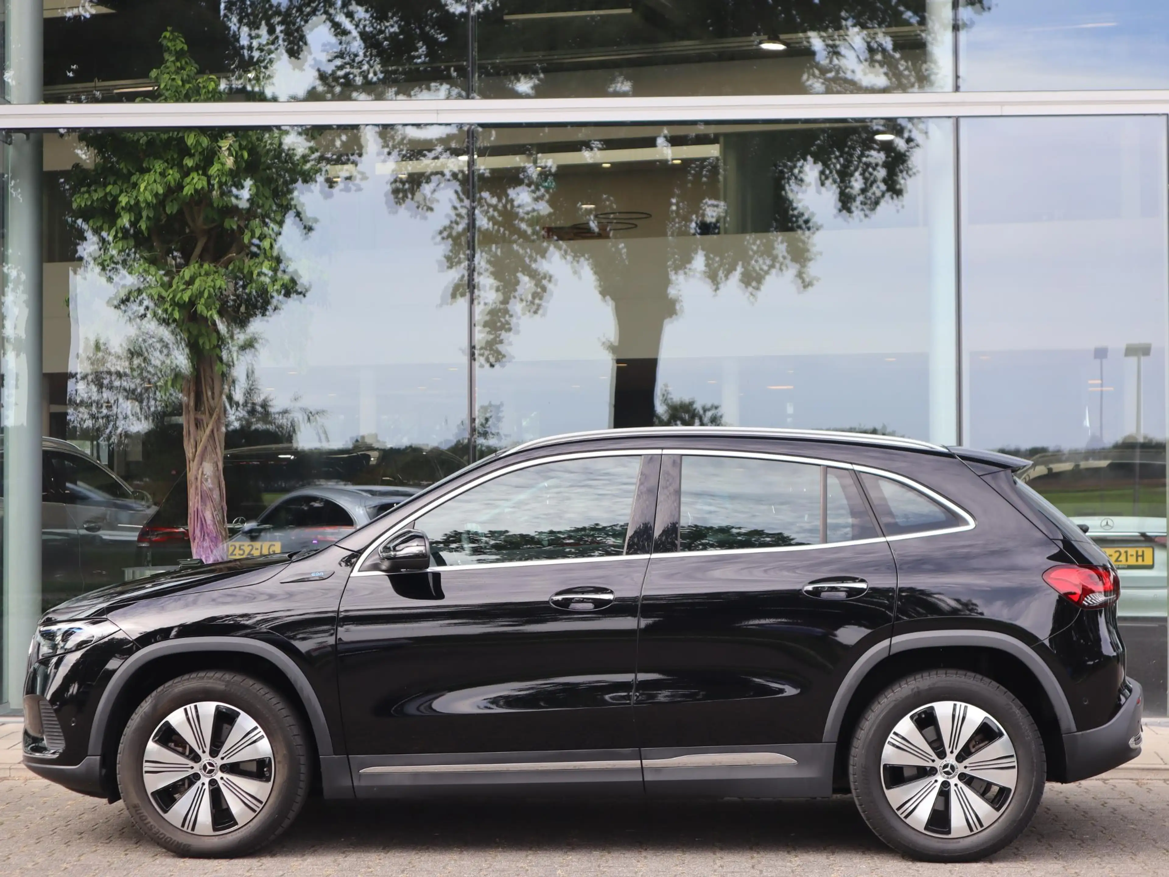 Mercedes-Benz EQA 250 Business Solution Luxury 67 kWh l Keyless l Achter — photo 5