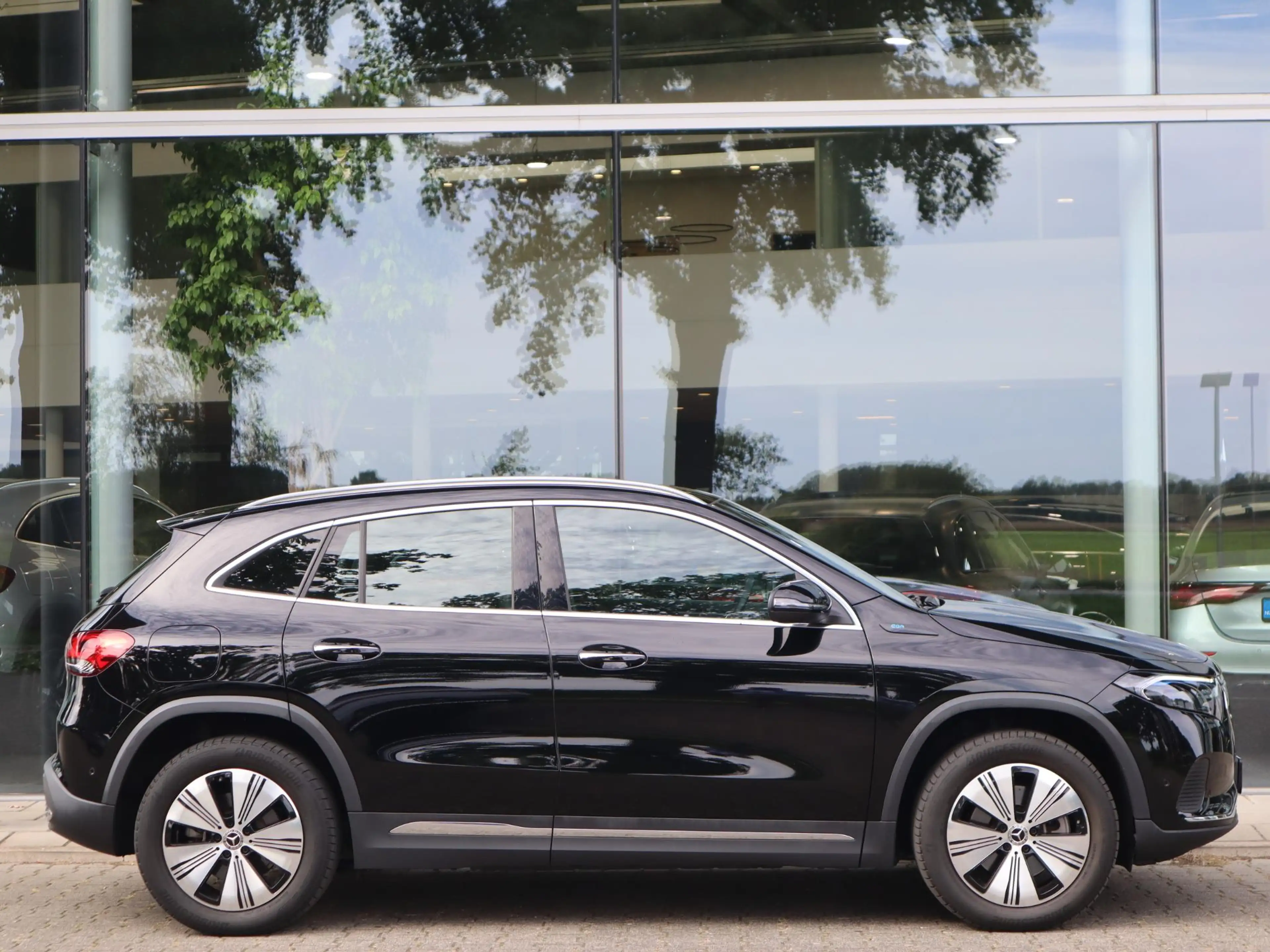 Mercedes-Benz EQA 250 Business Solution Luxury 67 kWh l Keyless l Achter — photo 4