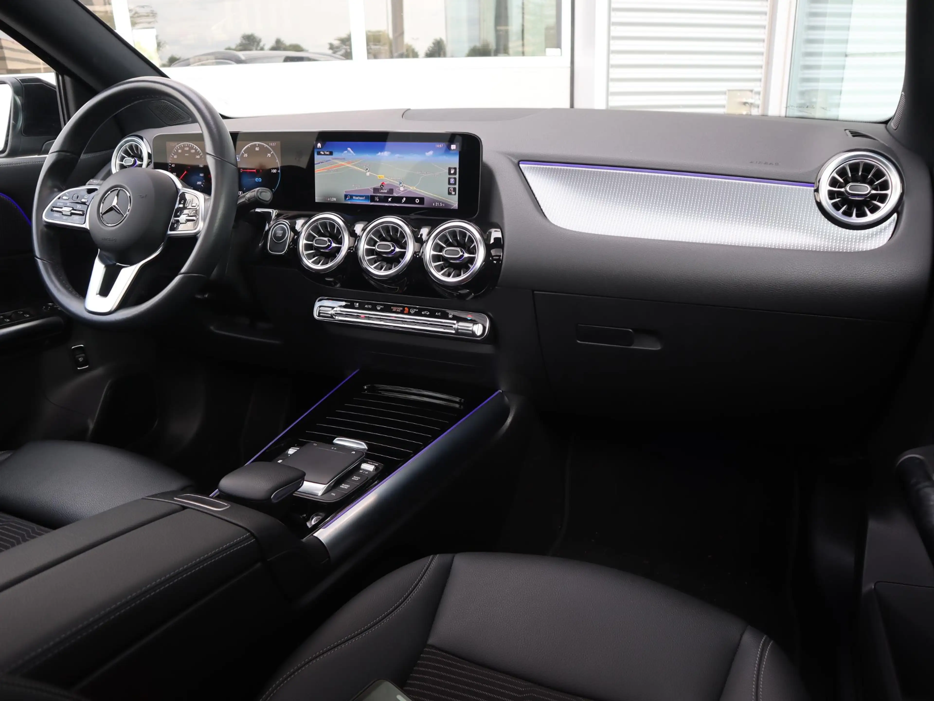 Mercedes-Benz EQA 250 Business Solution Luxury 67 kWh l Keyless l Achter — photo 3