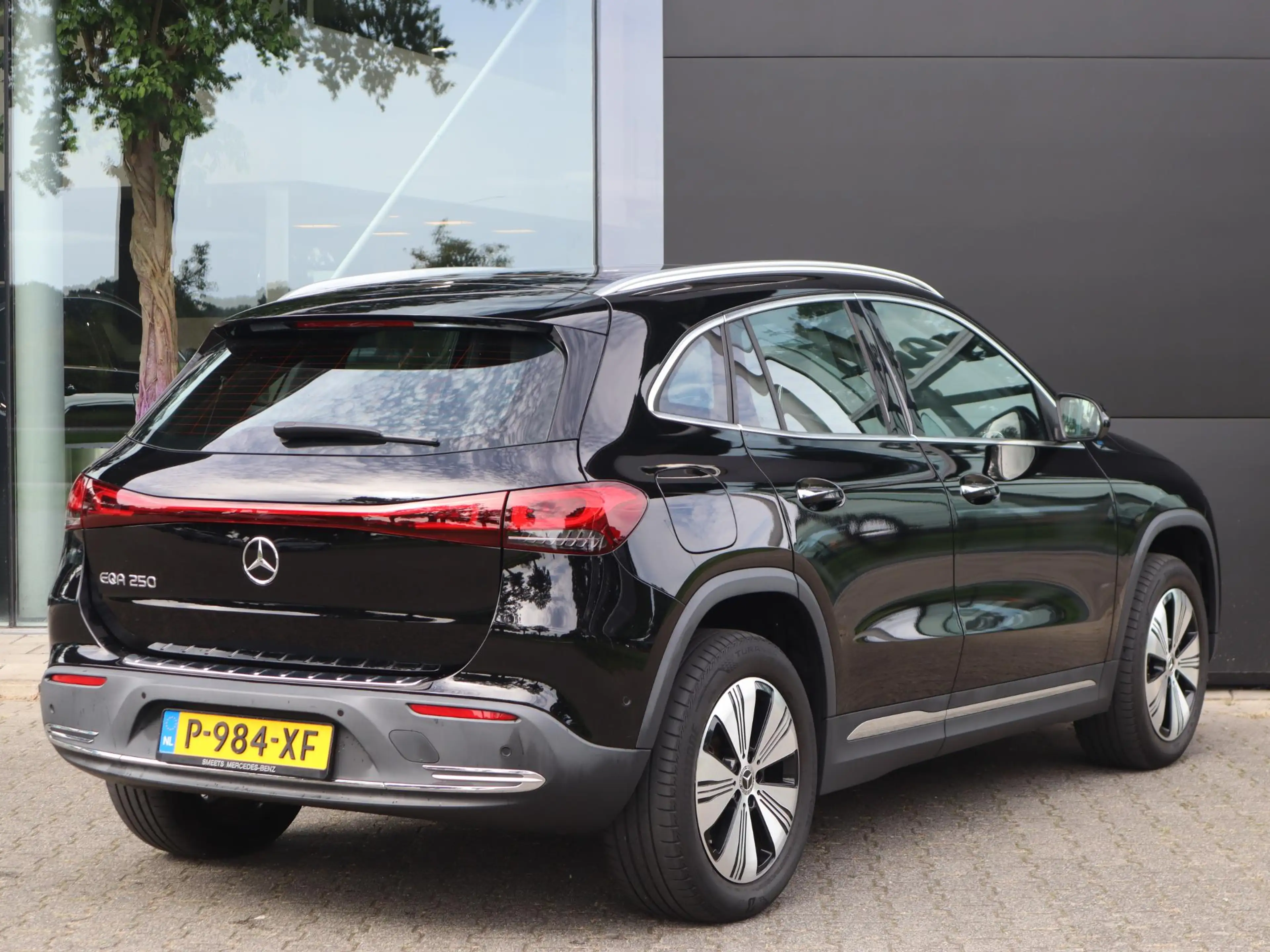 Mercedes-Benz EQA 250 Business Solution Luxury 67 kWh l Keyless l Achter — photo 2