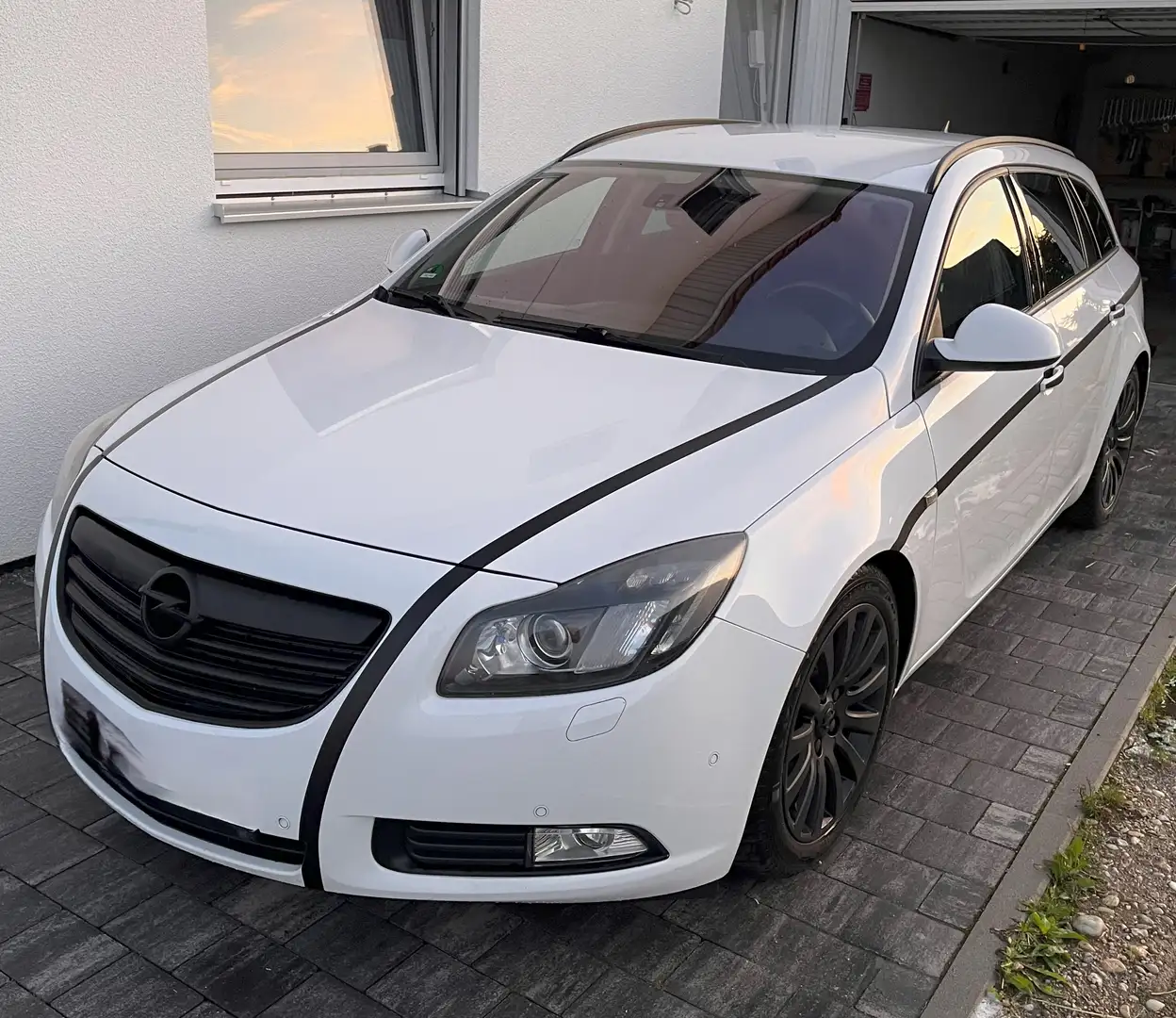Opel Insignia Insignia Sports Tourer Diesel 2.0 CDTI Sports Tour Weiß - 1