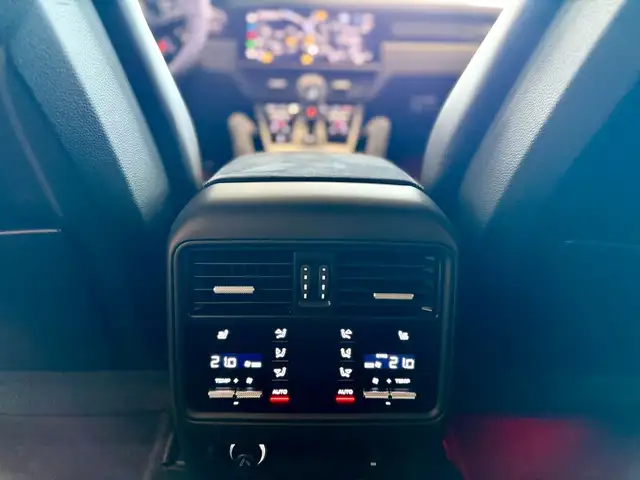 Porsche Cayenne view 13