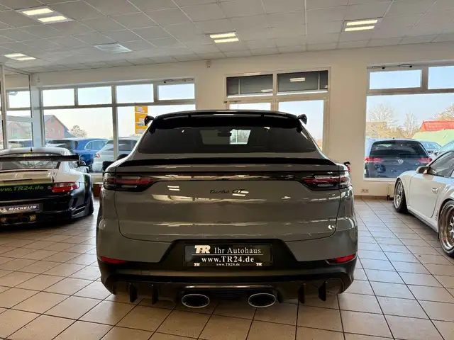 Porsche Cayenne view 4