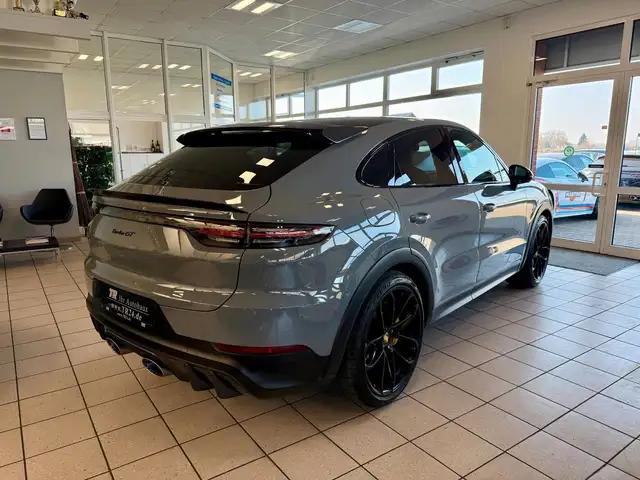 Porsche Cayenne view 5