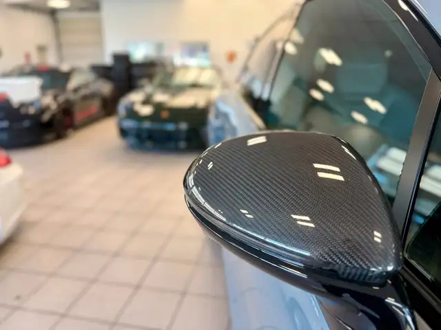 Porsche Cayenne view 8