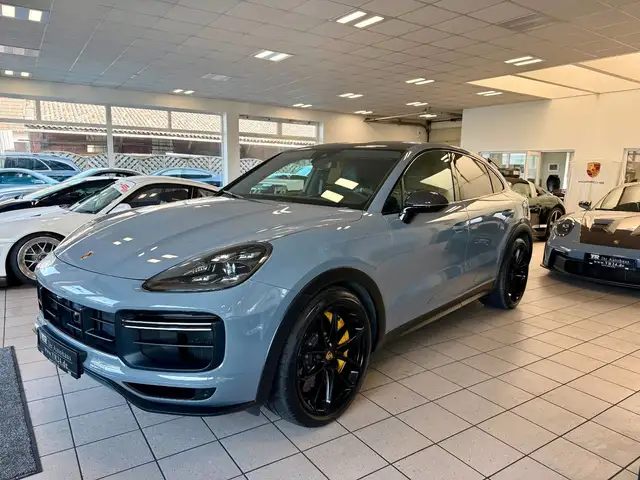 Porsche Cayenne view 2