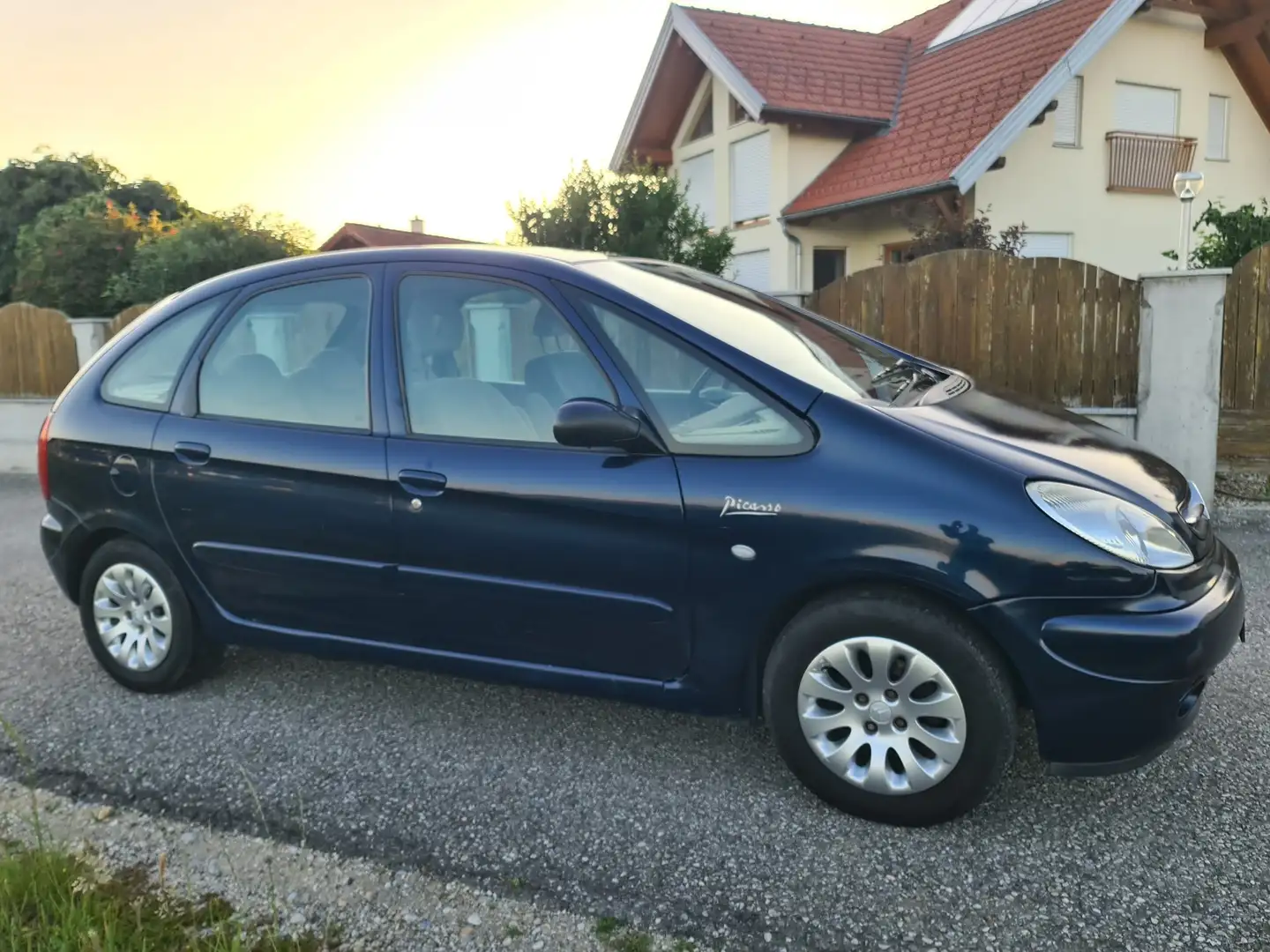 Citroen Xsara Picasso 1.8 16V Exclusive Bleu - 1