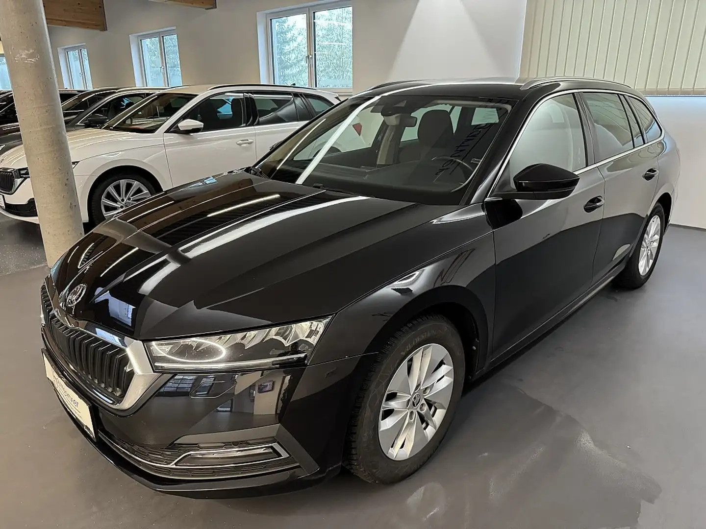 Skoda Octavia Combi 2,0TDI DSG *LED*NAVI*Sitzheizung*Virtual ... Schwarz - 2