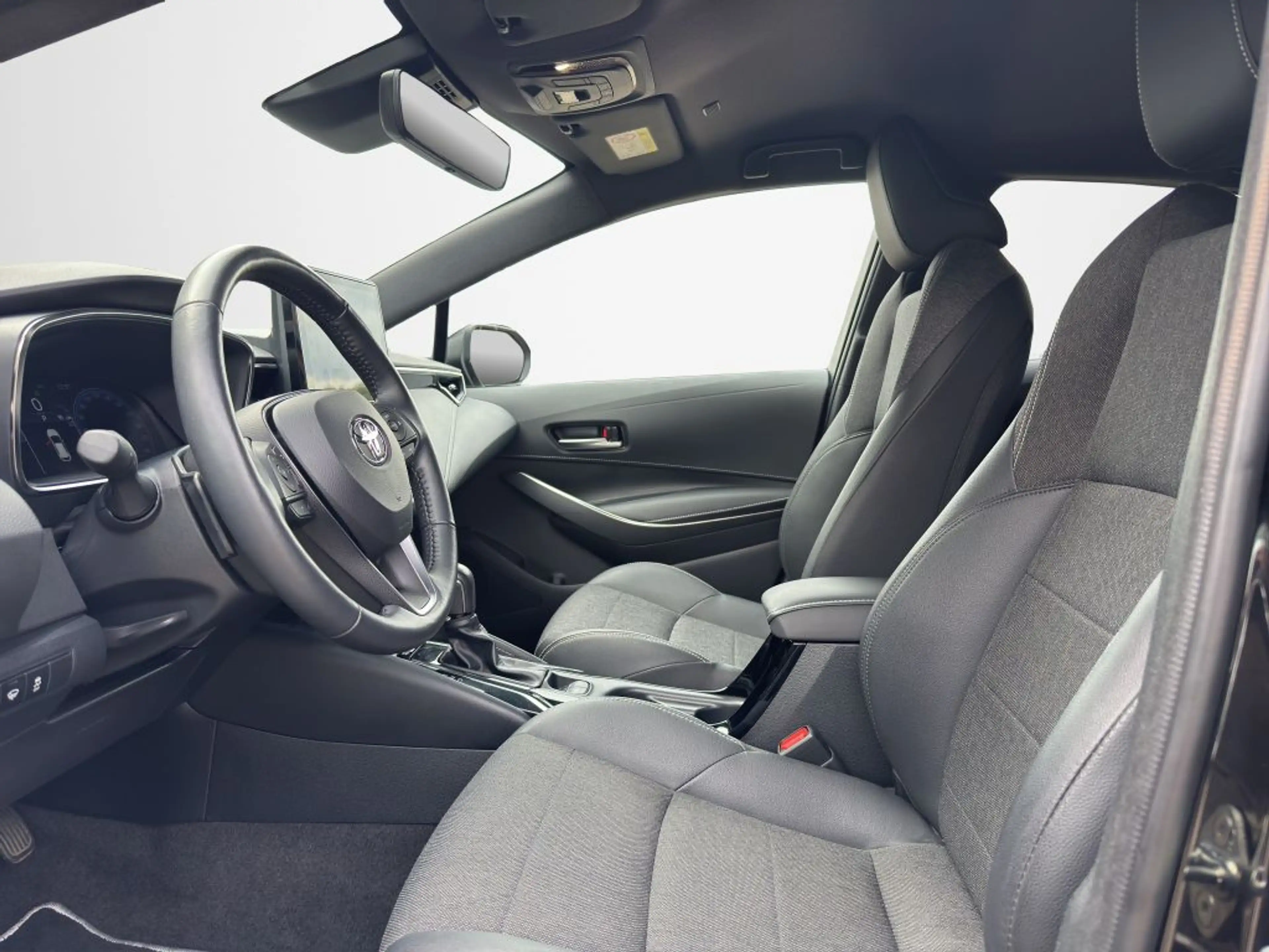 Toyota Corolla 2.0 Hybrid Team Deutschland — photo 9