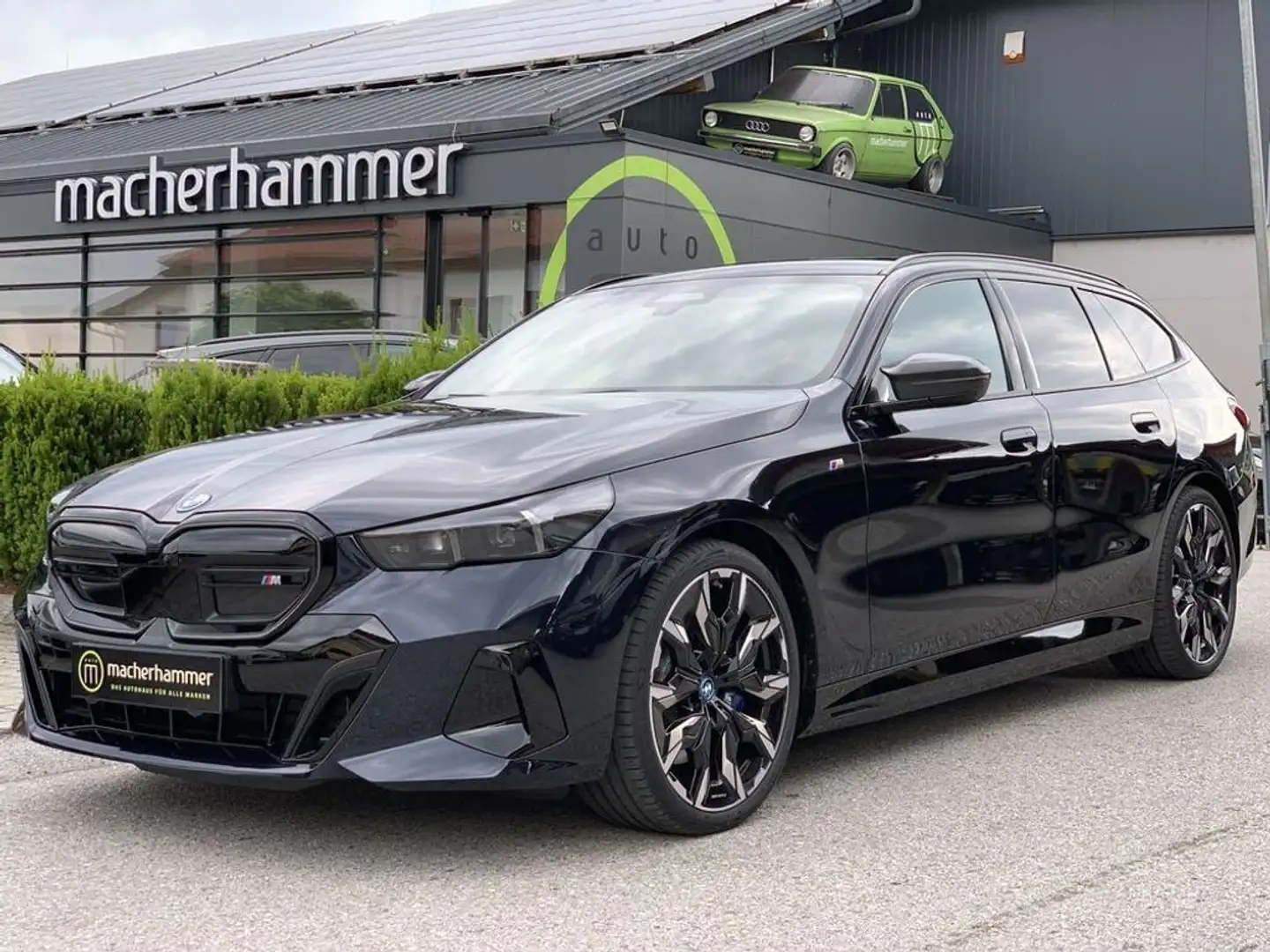 BMW i5 M60 xDrive*CARBON*PANO*AHK*SITZKLIMA*B&W*ACC*21'' Schwarz - 1
