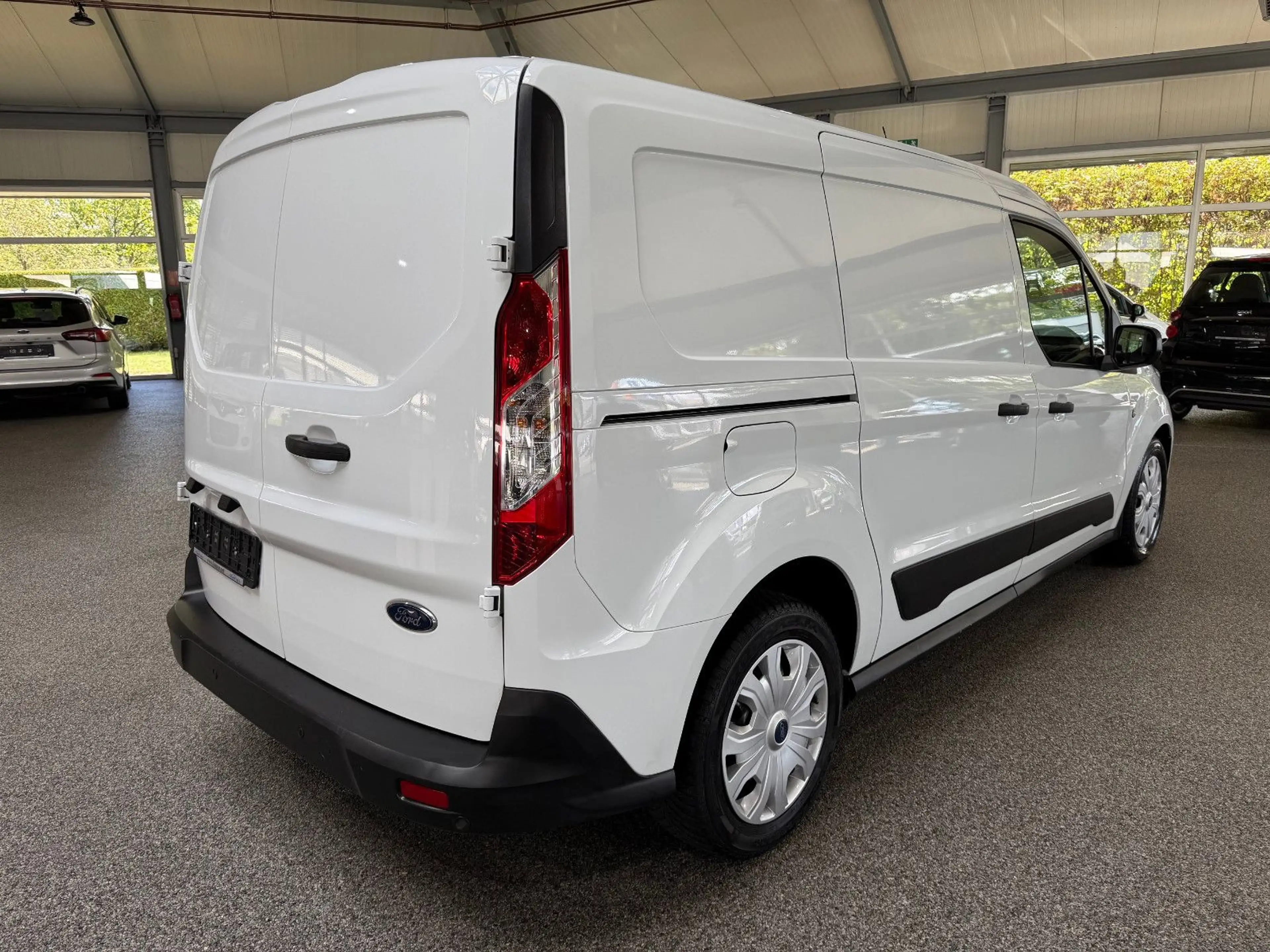 Ford Transit Connect 1.5D L2 Trend Klima PDC 1.Hand — photo 6