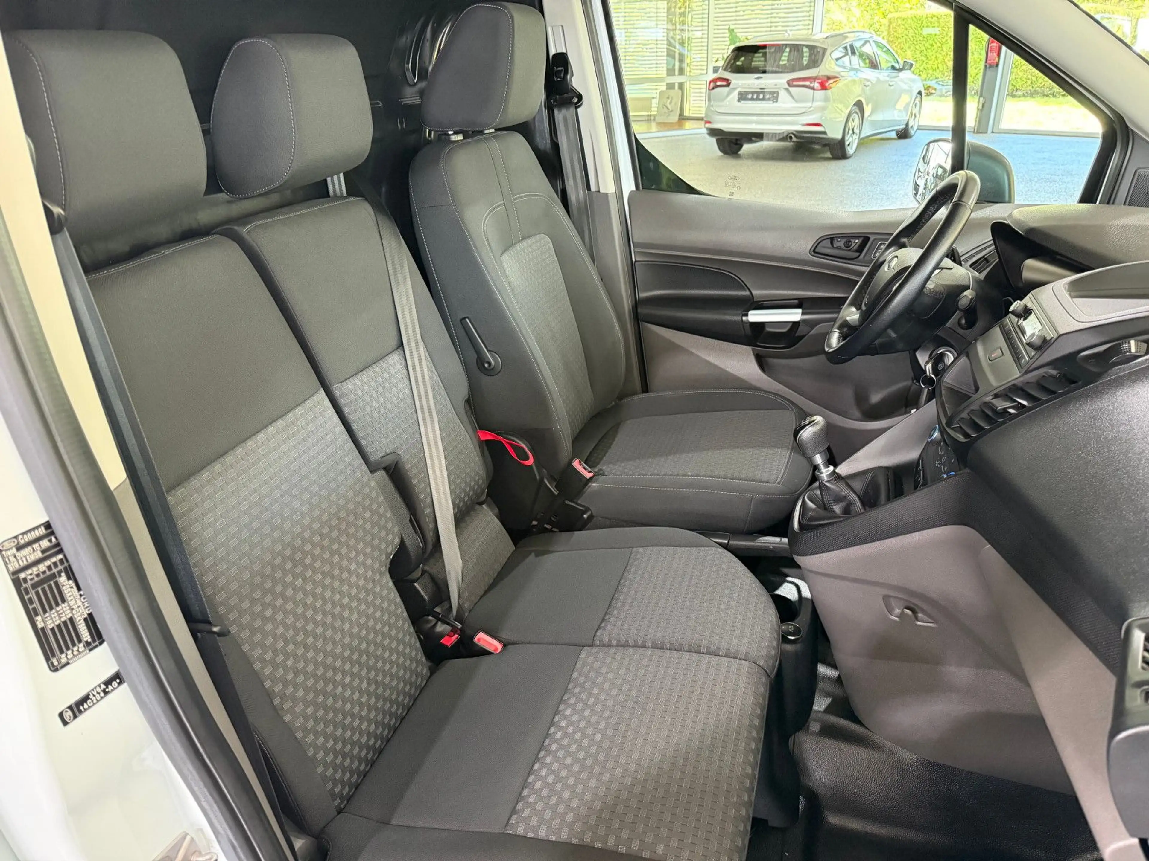 Ford Transit Connect 1.5D L2 Trend Klima PDC 1.Hand — photo 13