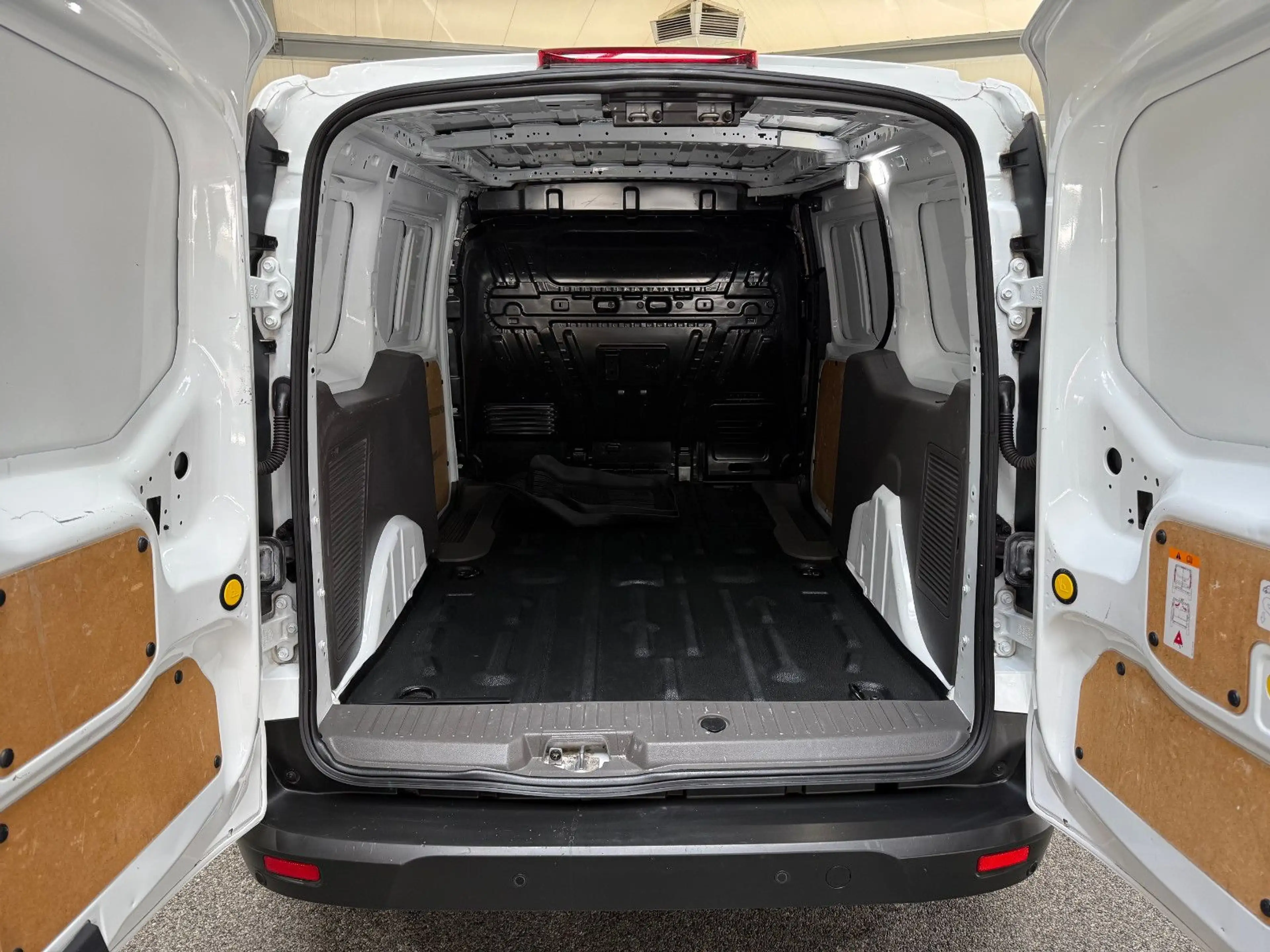 Ford Transit Connect 1.5D L2 Trend Klima PDC 1.Hand — photo 9