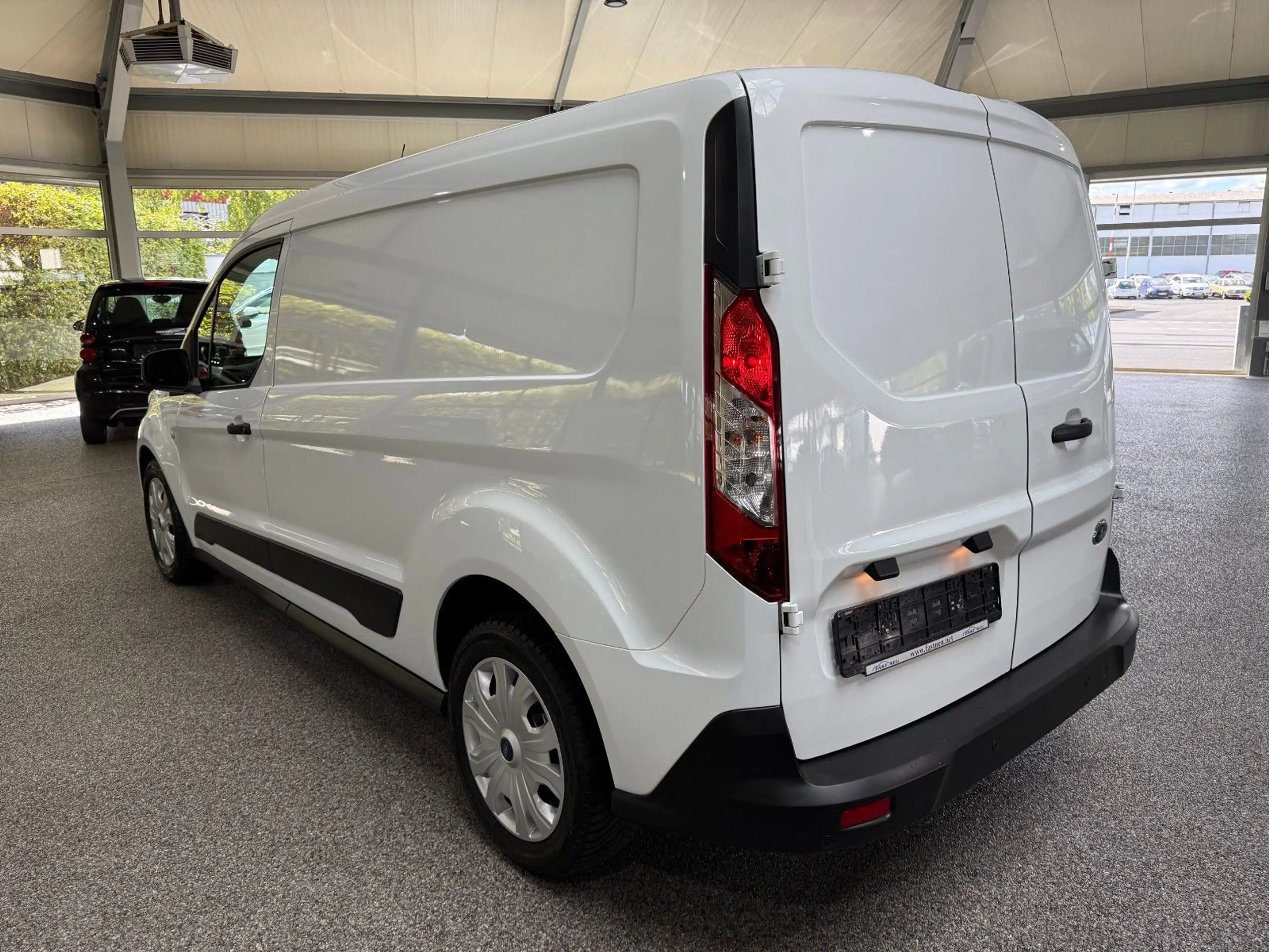 Ford Transit Connect 1.5D L2 Trend Klima PDC 1.Hand — photo 10