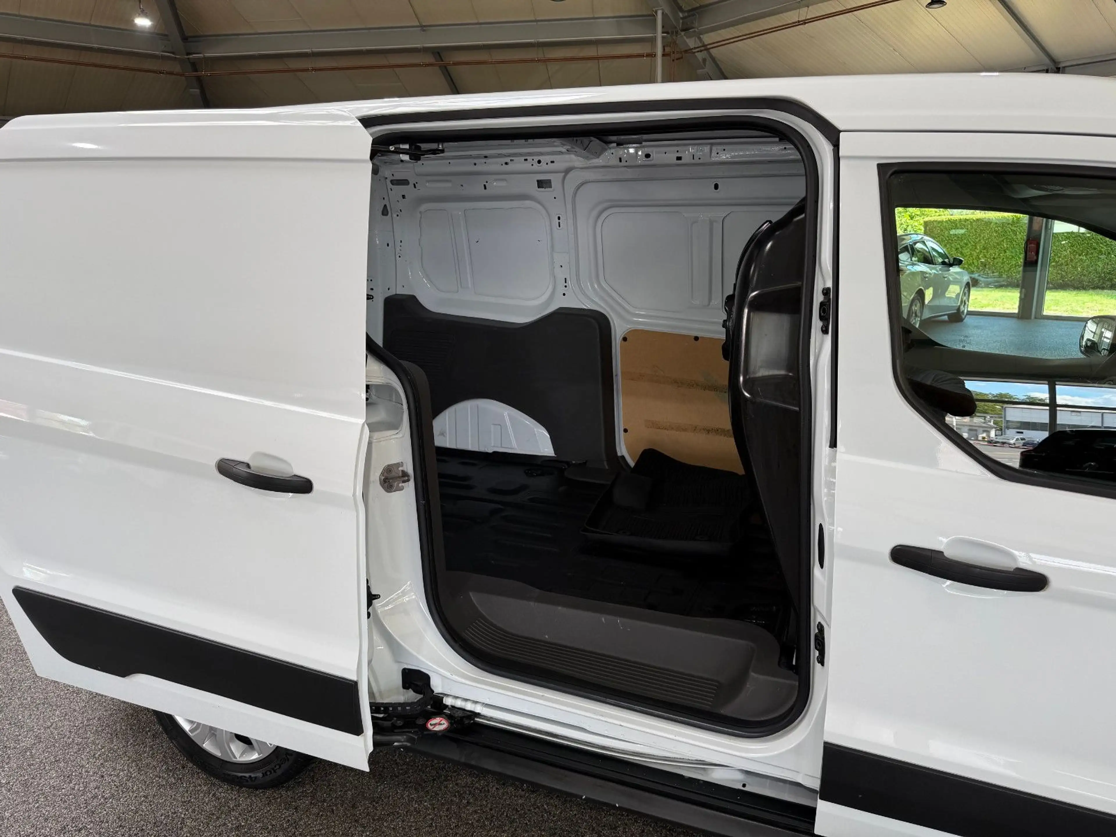 Ford Transit Connect 1.5D L2 Trend Klima PDC 1.Hand — photo 8