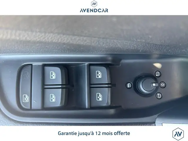 Audi Q2 view 13