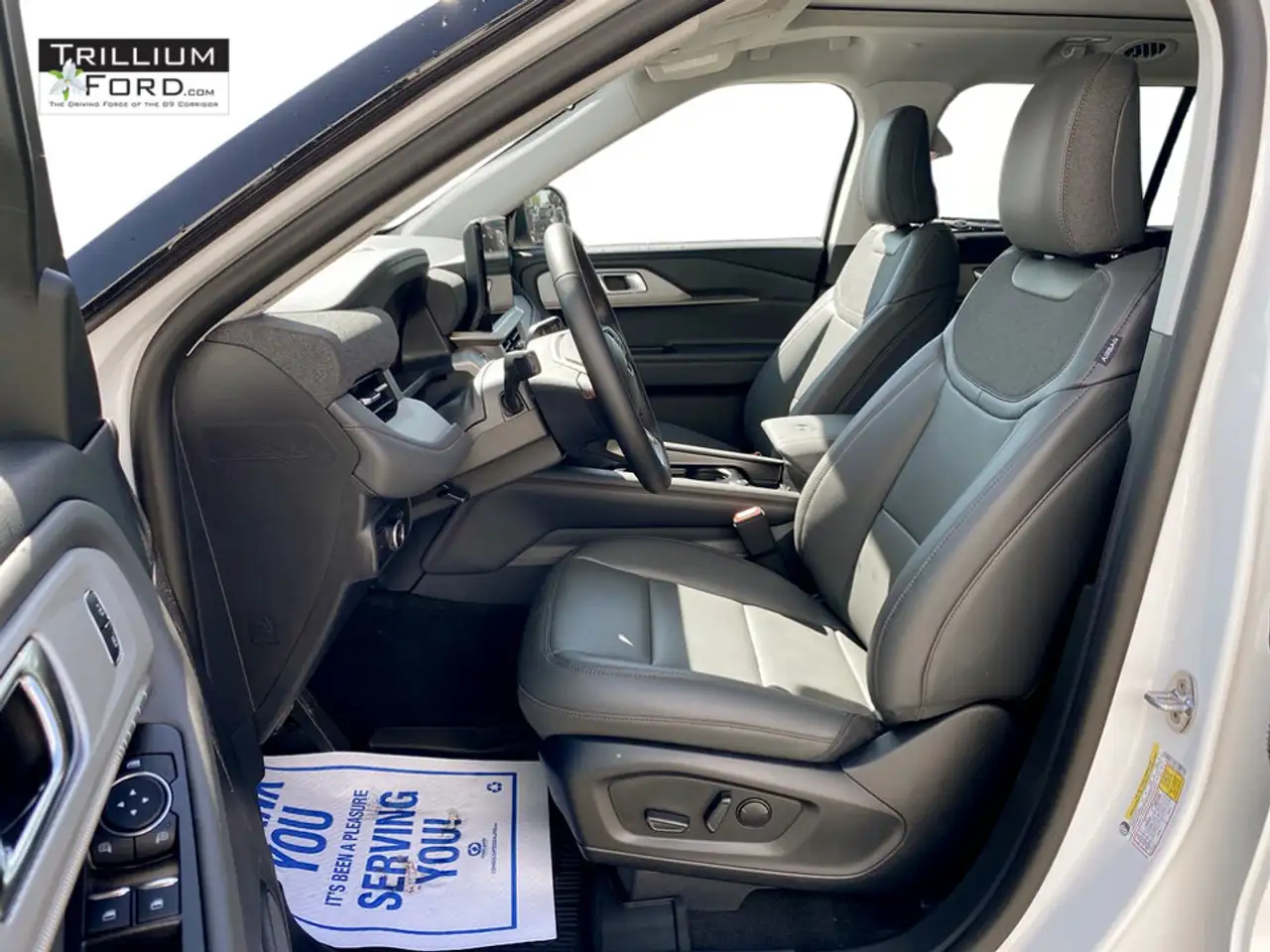 Ford Explorer photo Ford Explorer