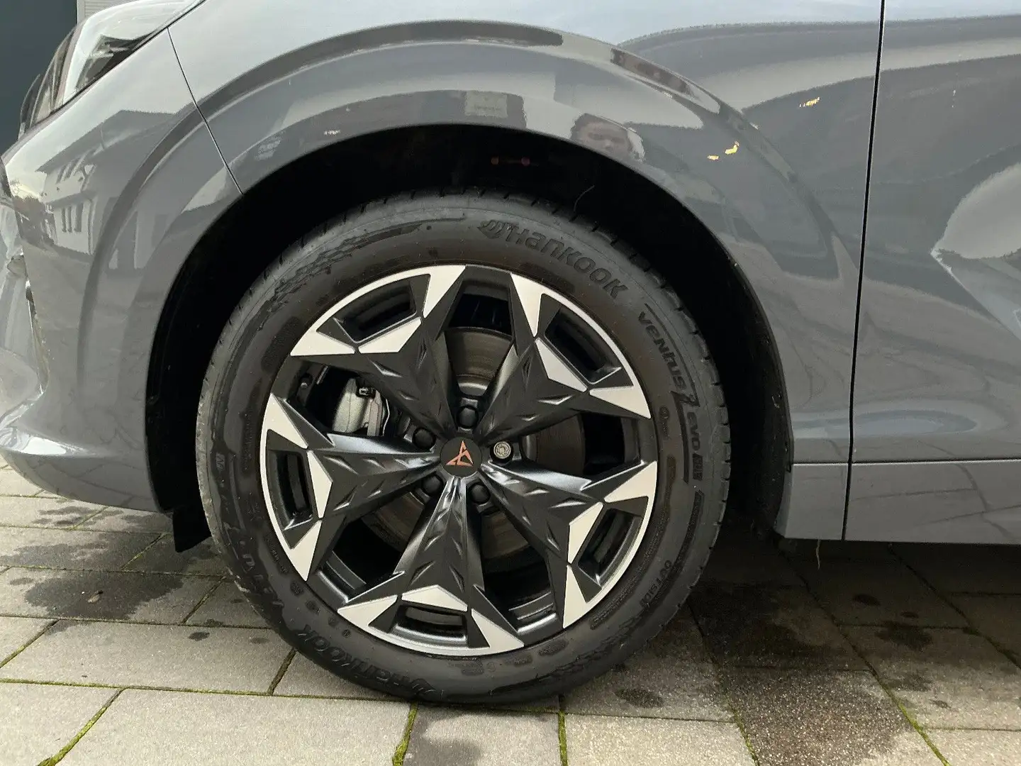 CUPRA Terramar 2.0 TSI DSG 4Drive AHK+Pano+Matrix Grau - 2