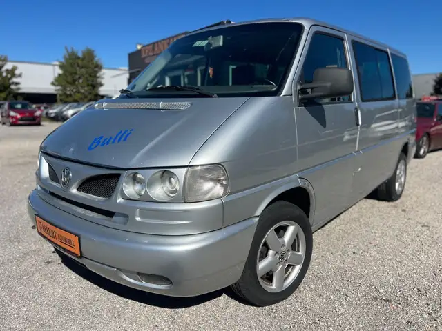 Volkswagen T4 Caravelle 2.5 TDI 111kW BULLI